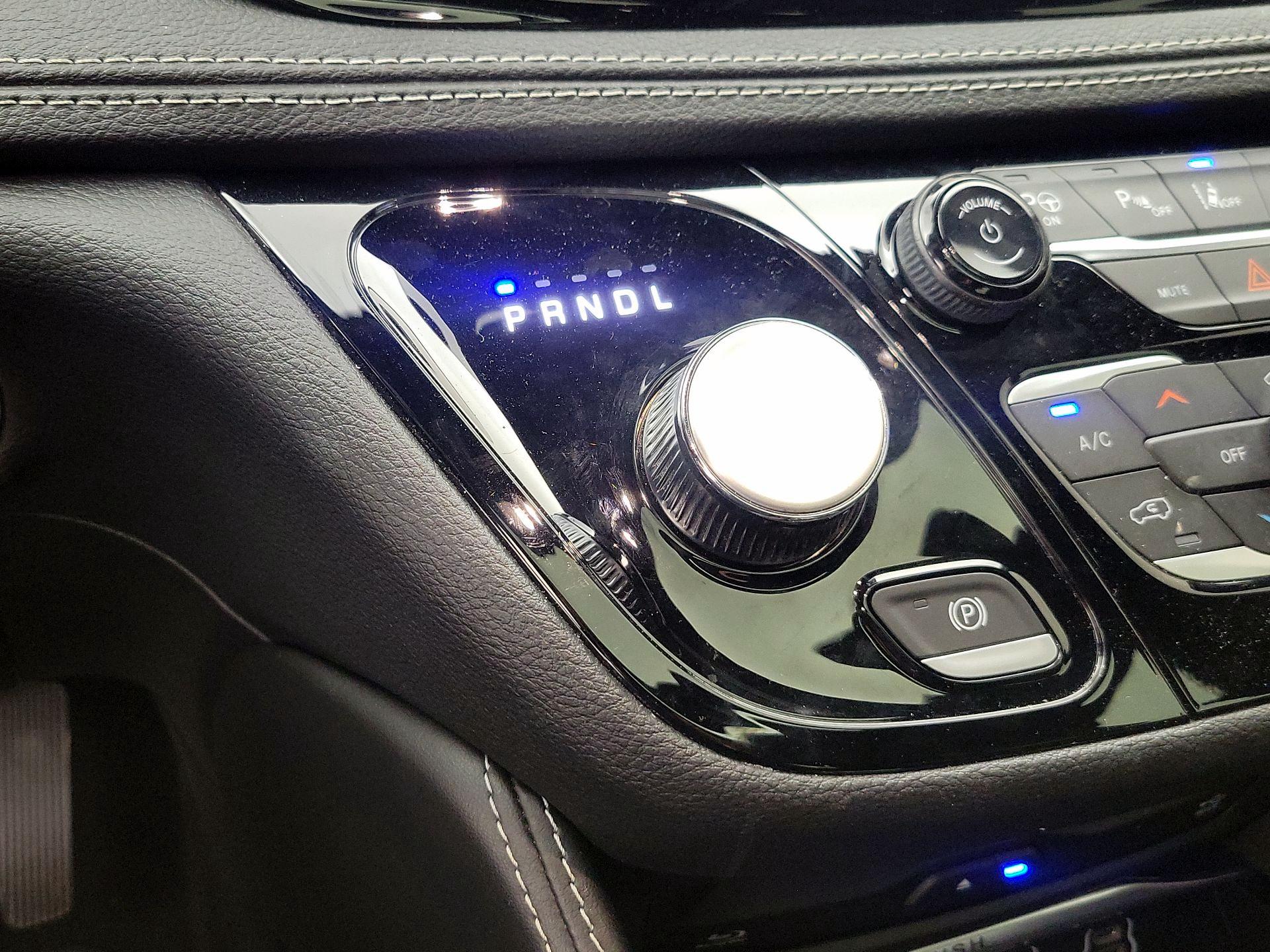 Thumbnail: 2023 Chrysler Pacifica - 18