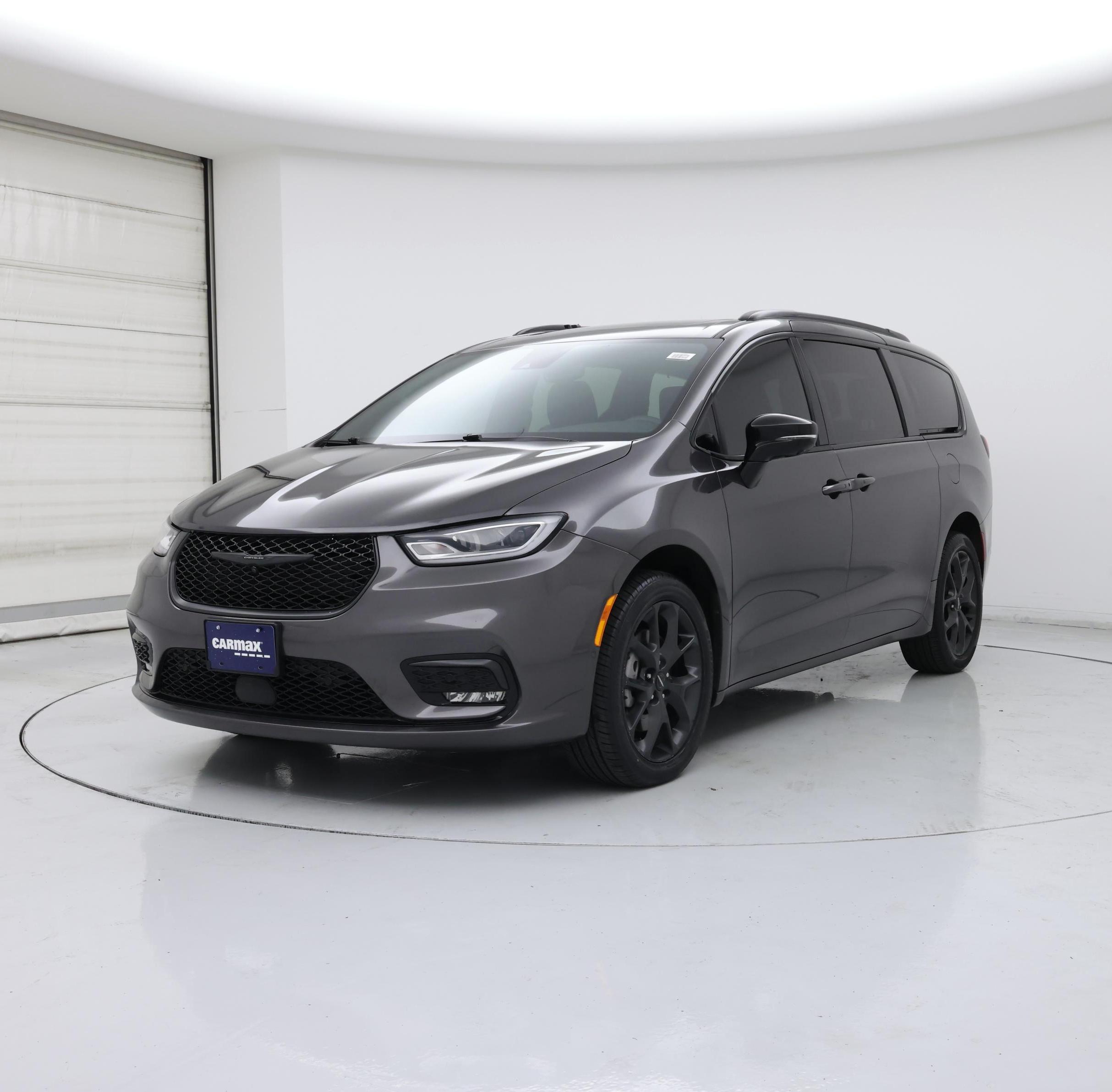 Thumbnail: 2023 Chrysler Pacifica - 4