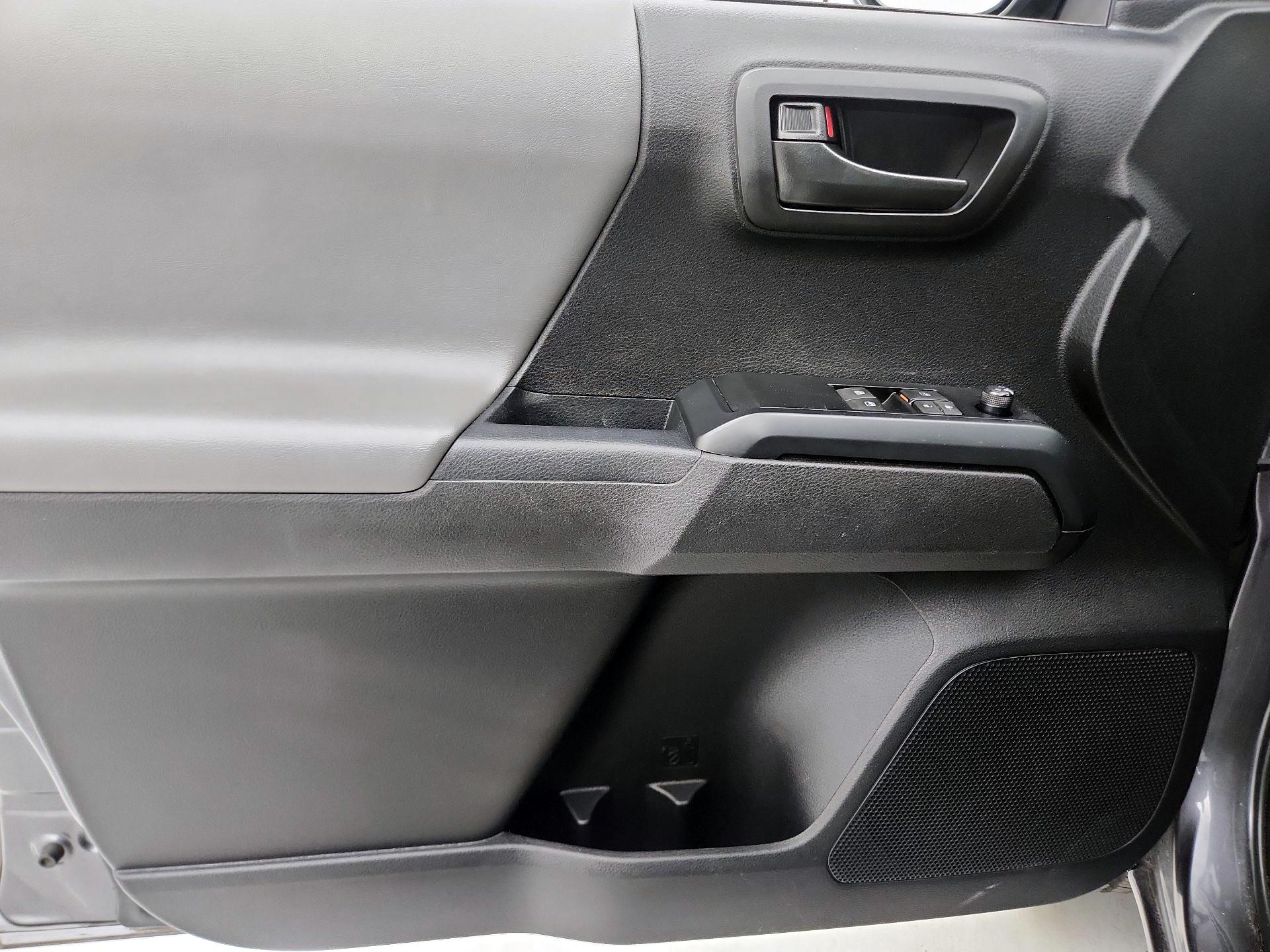 Thumbnail: 2022 Toyota Tacoma - 12