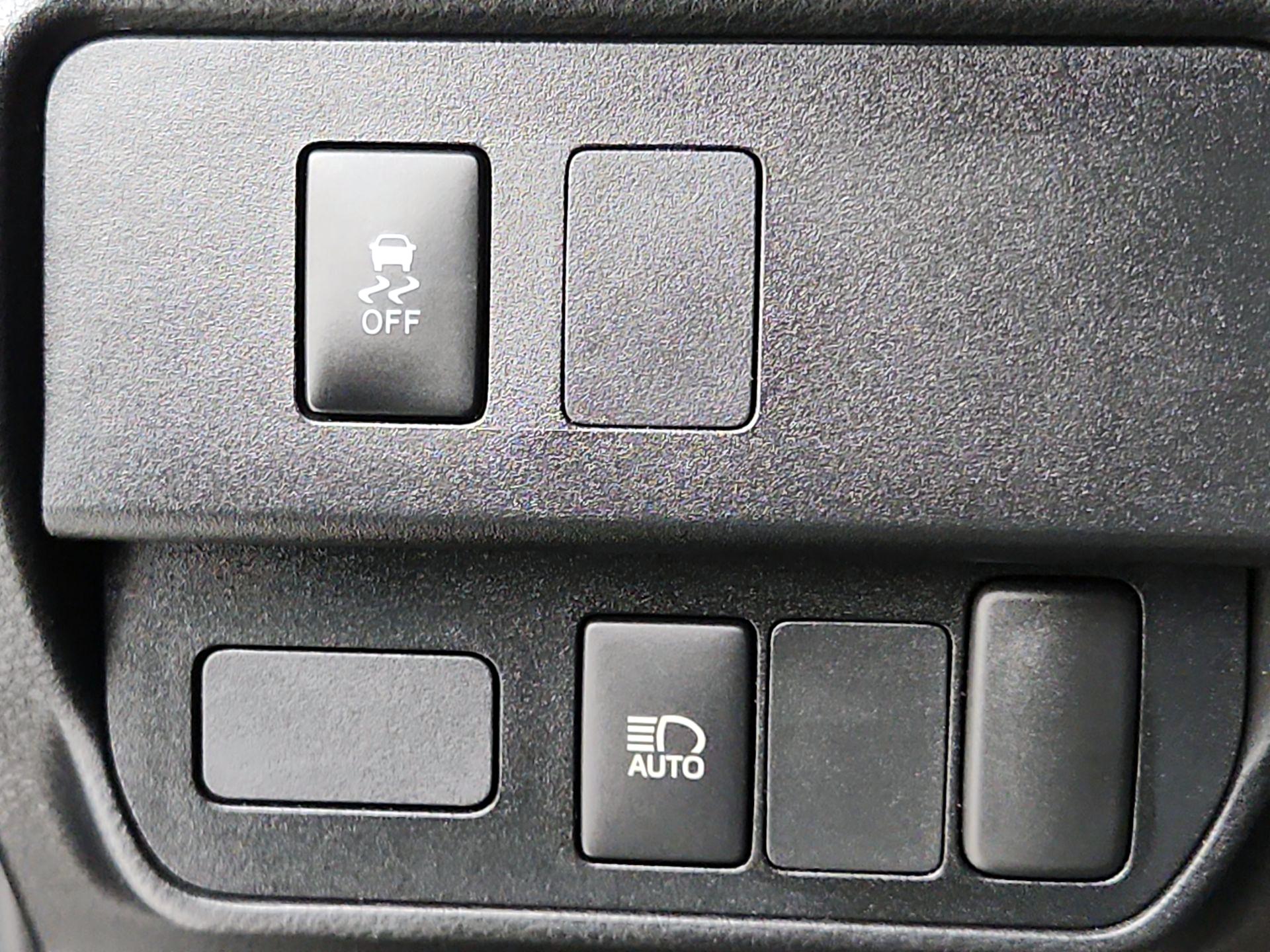 Thumbnail: 2022 Toyota Tacoma - 13