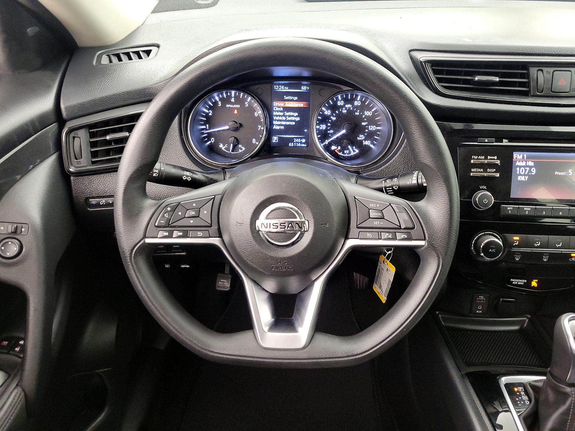Thumbnail: 2017 Nissan Rogue - 10