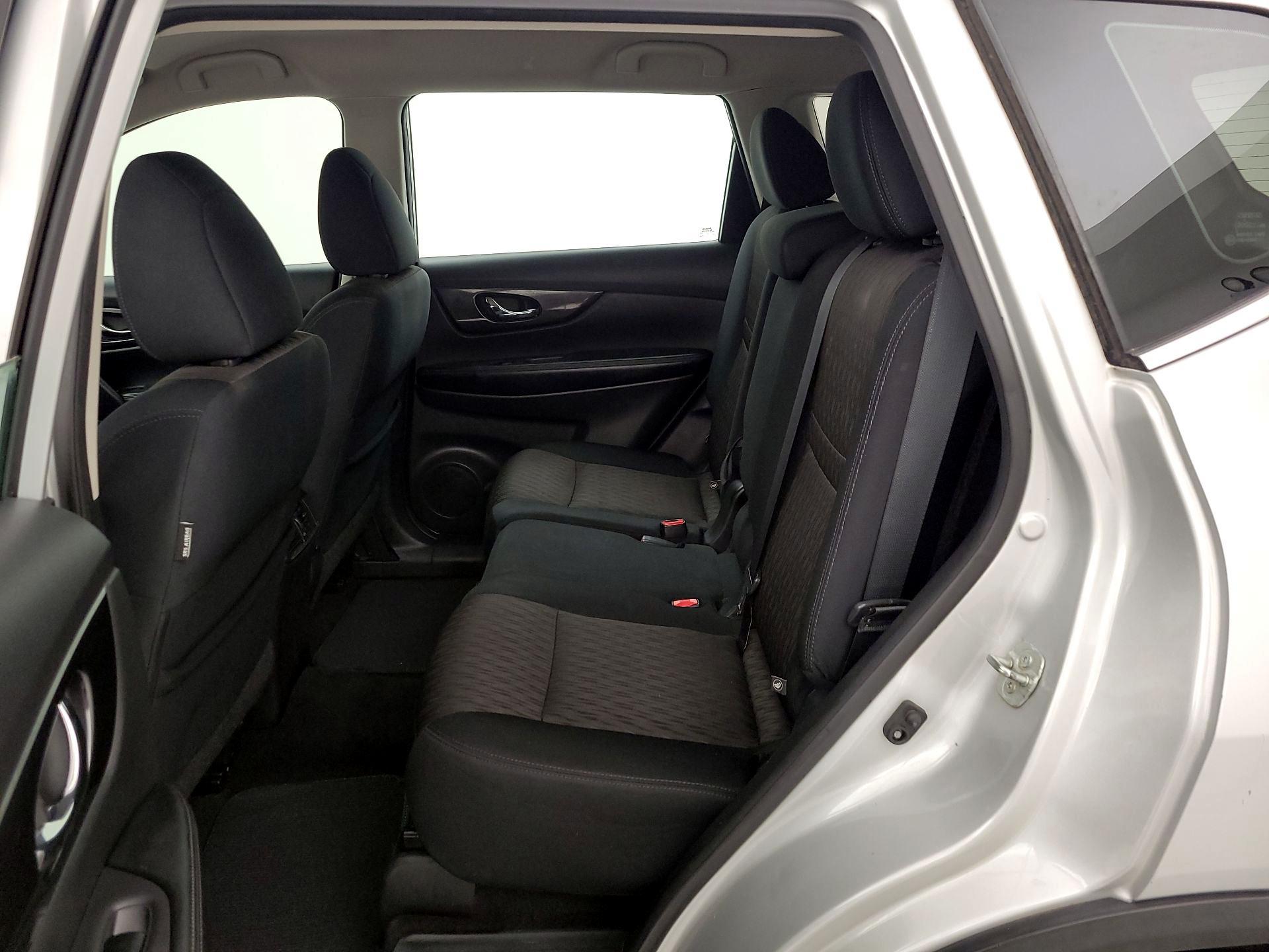 Thumbnail: 2017 Nissan Rogue - 19