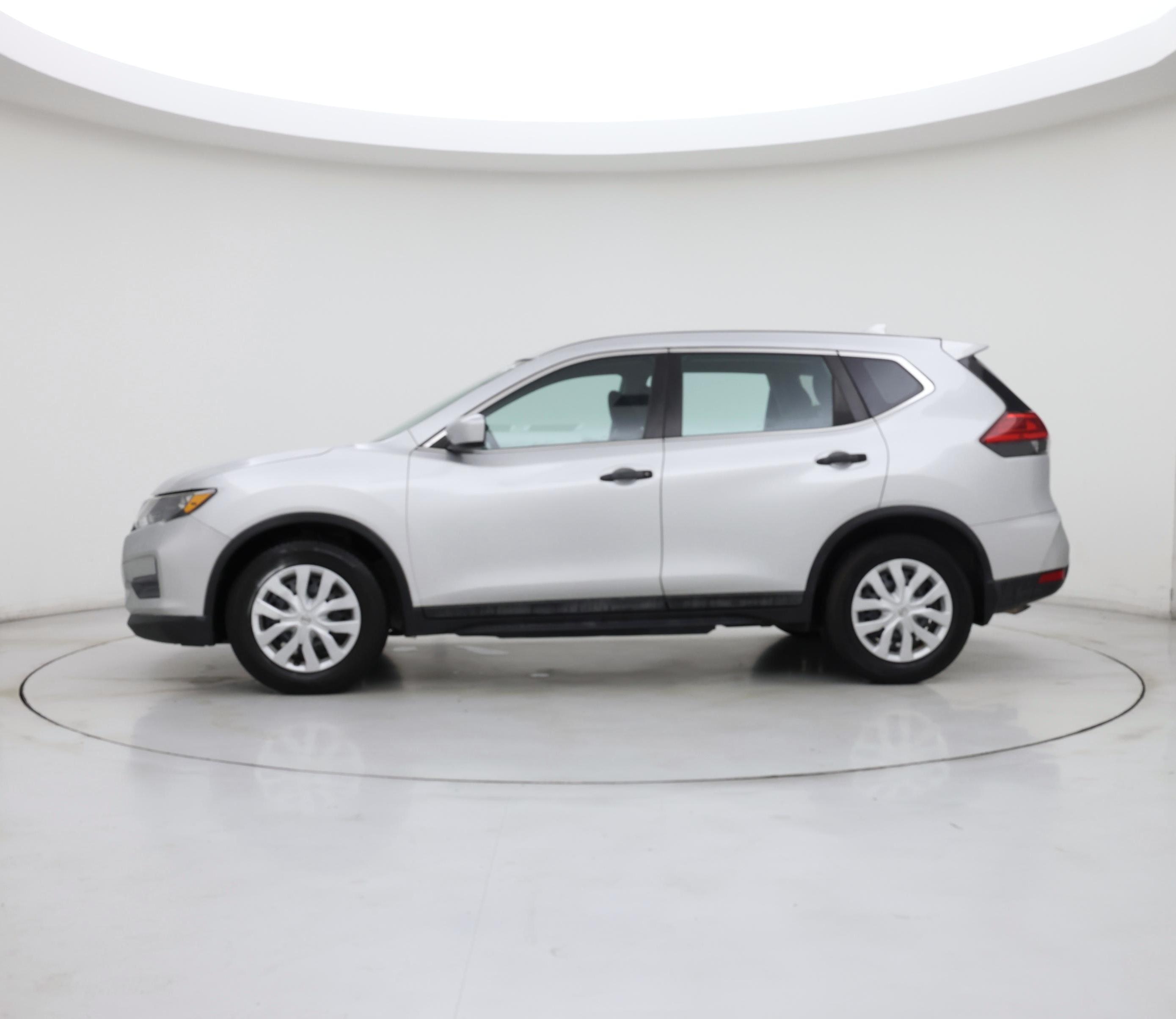 Thumbnail: 2017 Nissan Rogue - 3