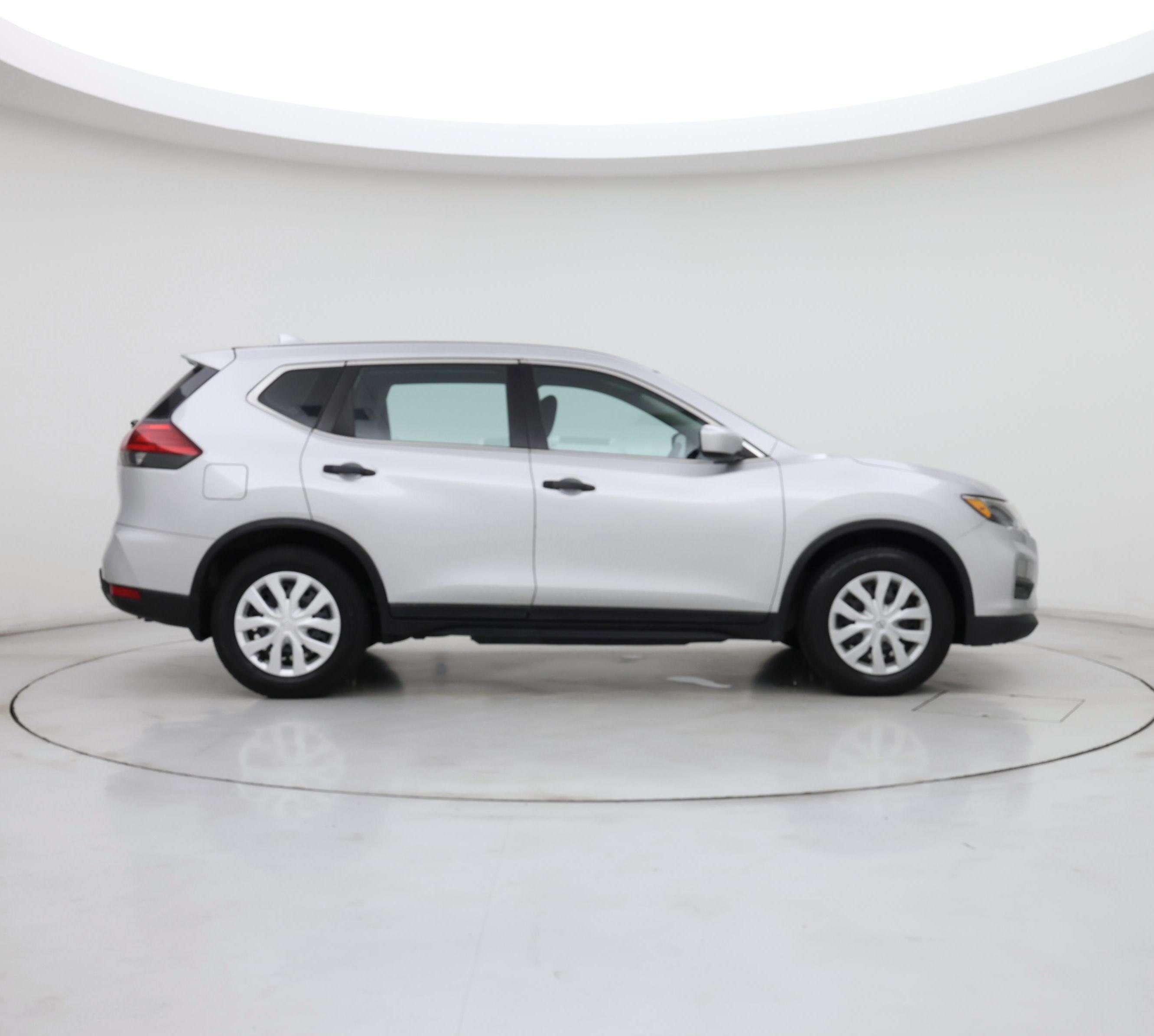 Thumbnail: 2017 Nissan Rogue - 7