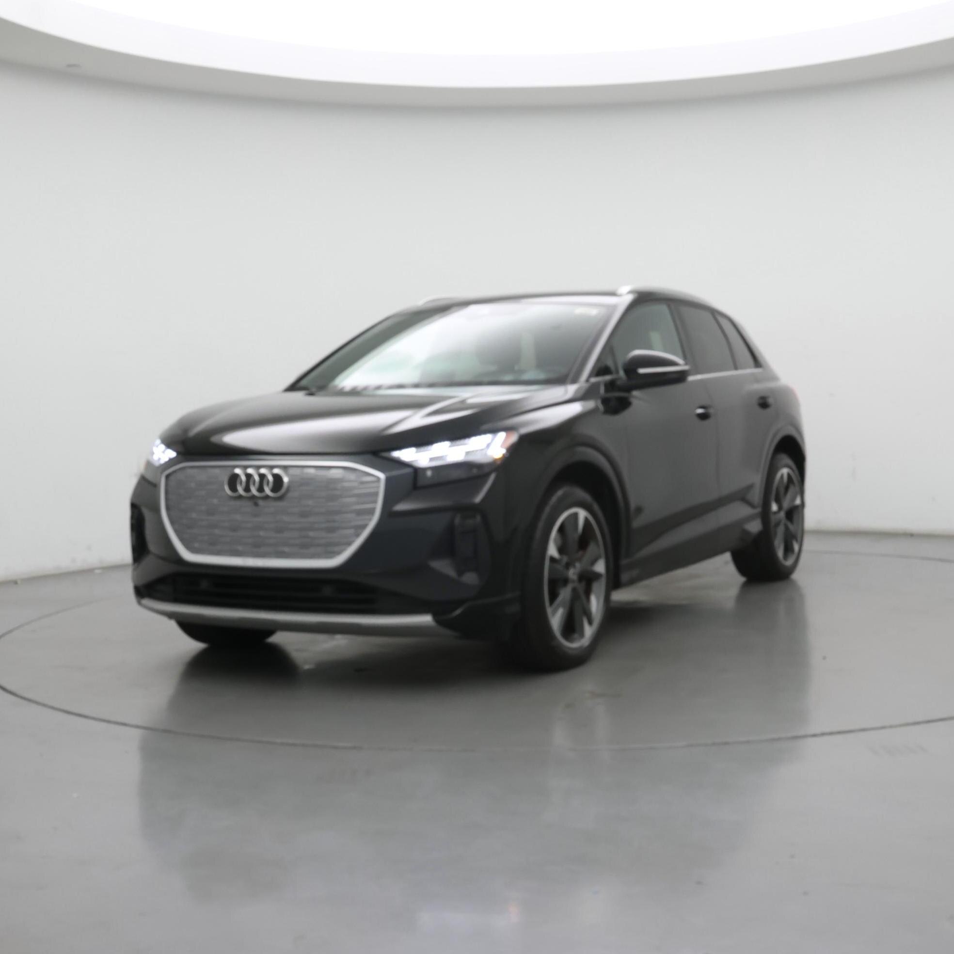 Thumbnail: 2022 Audi Q4 e-tron - 4