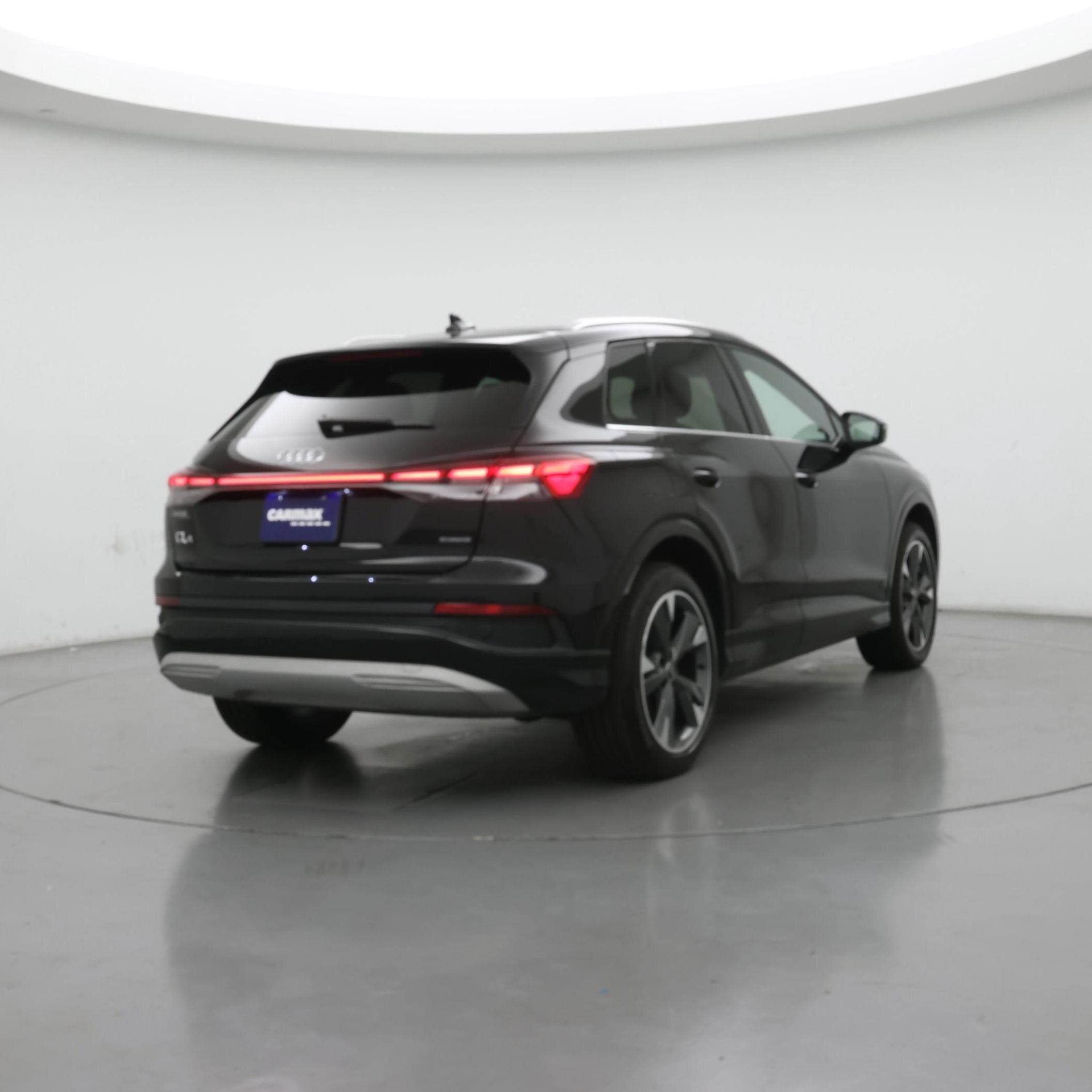 Thumbnail: 2022 Audi Q4 e-tron - 8