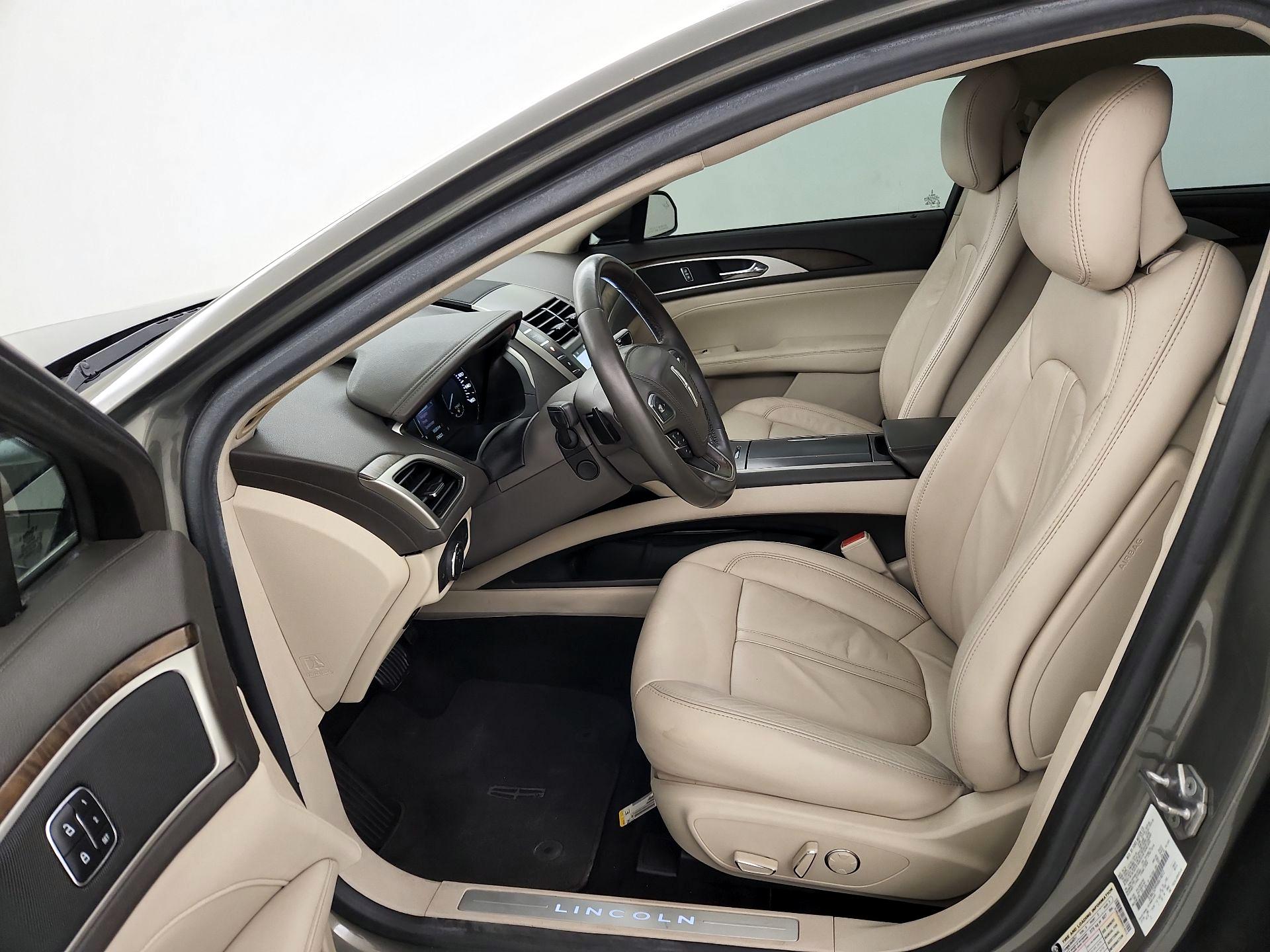 Thumbnail: 2017 Lincoln MKZ - 11