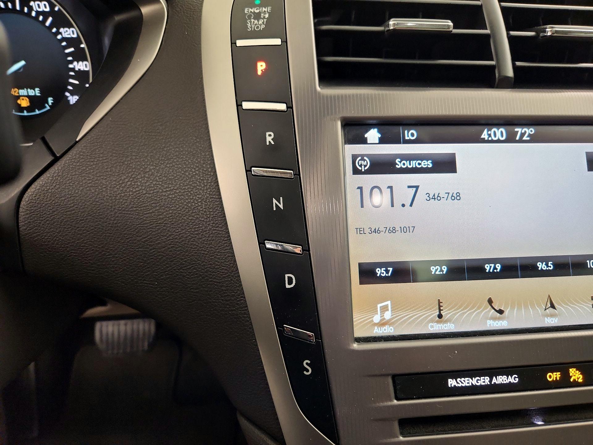 Thumbnail: 2017 Lincoln MKZ - 18
