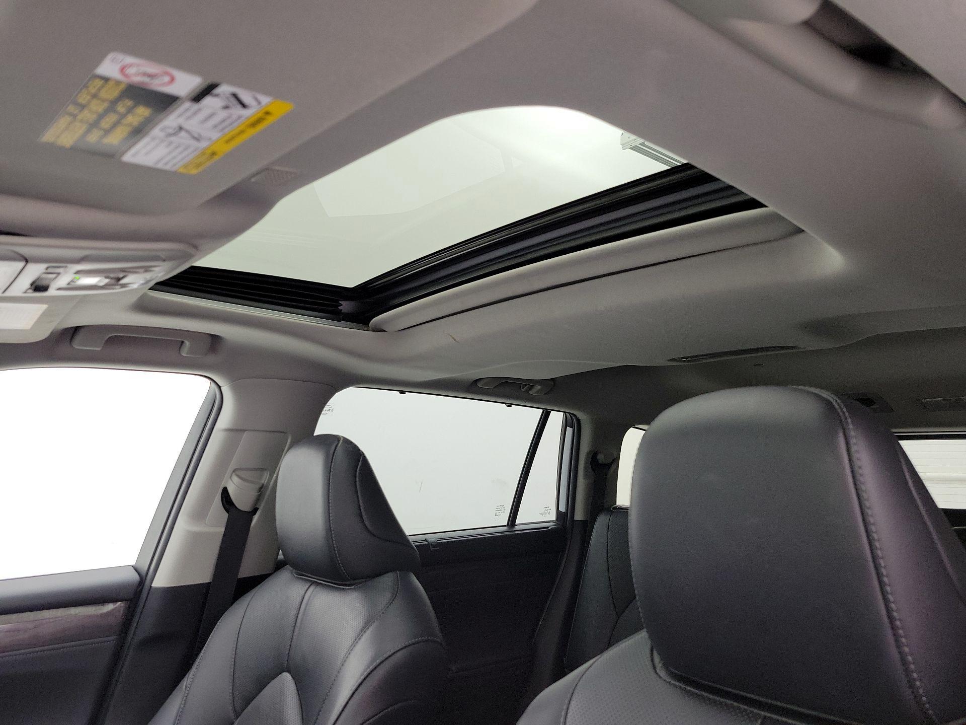 Thumbnail: 2022 Toyota Highlander - 18