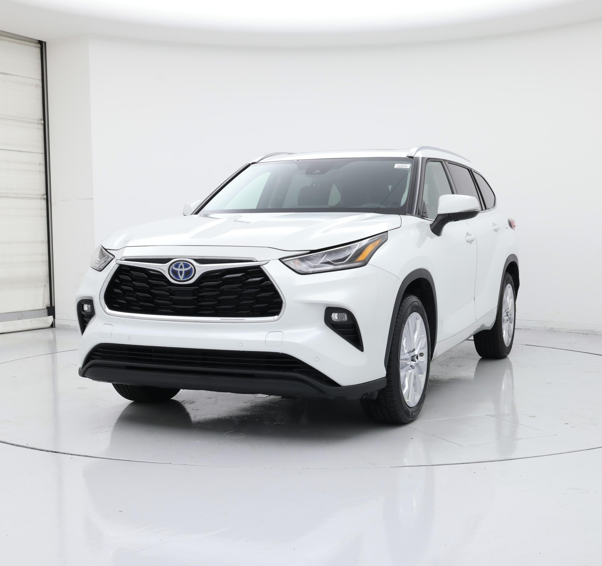 Thumbnail: 2022 Toyota Highlander - 4