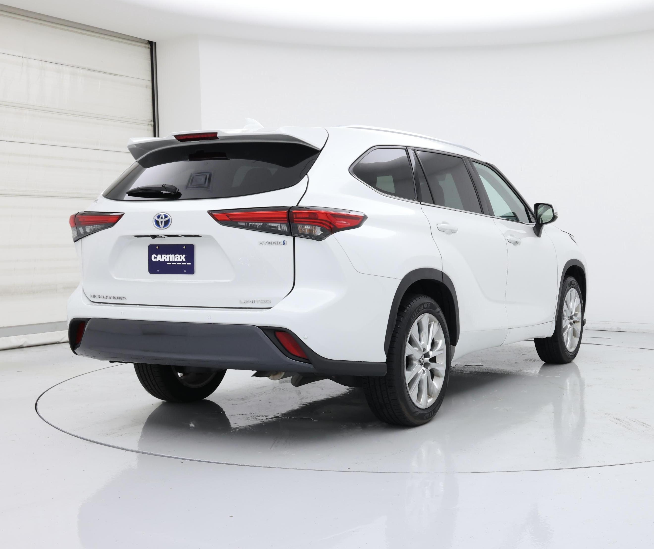 Thumbnail: 2022 Toyota Highlander - 8