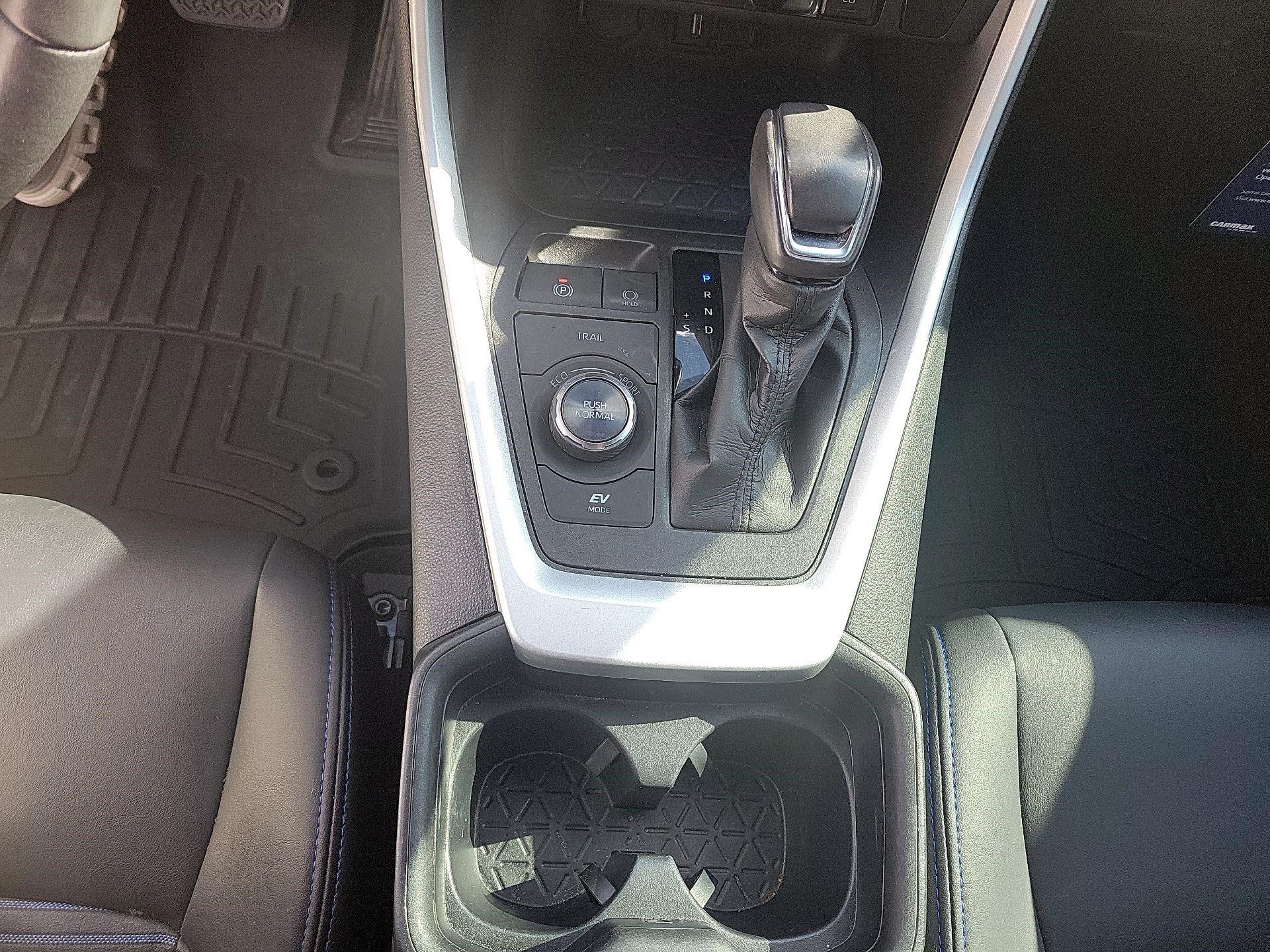 Thumbnail: 2021 Toyota RAV4 - 14