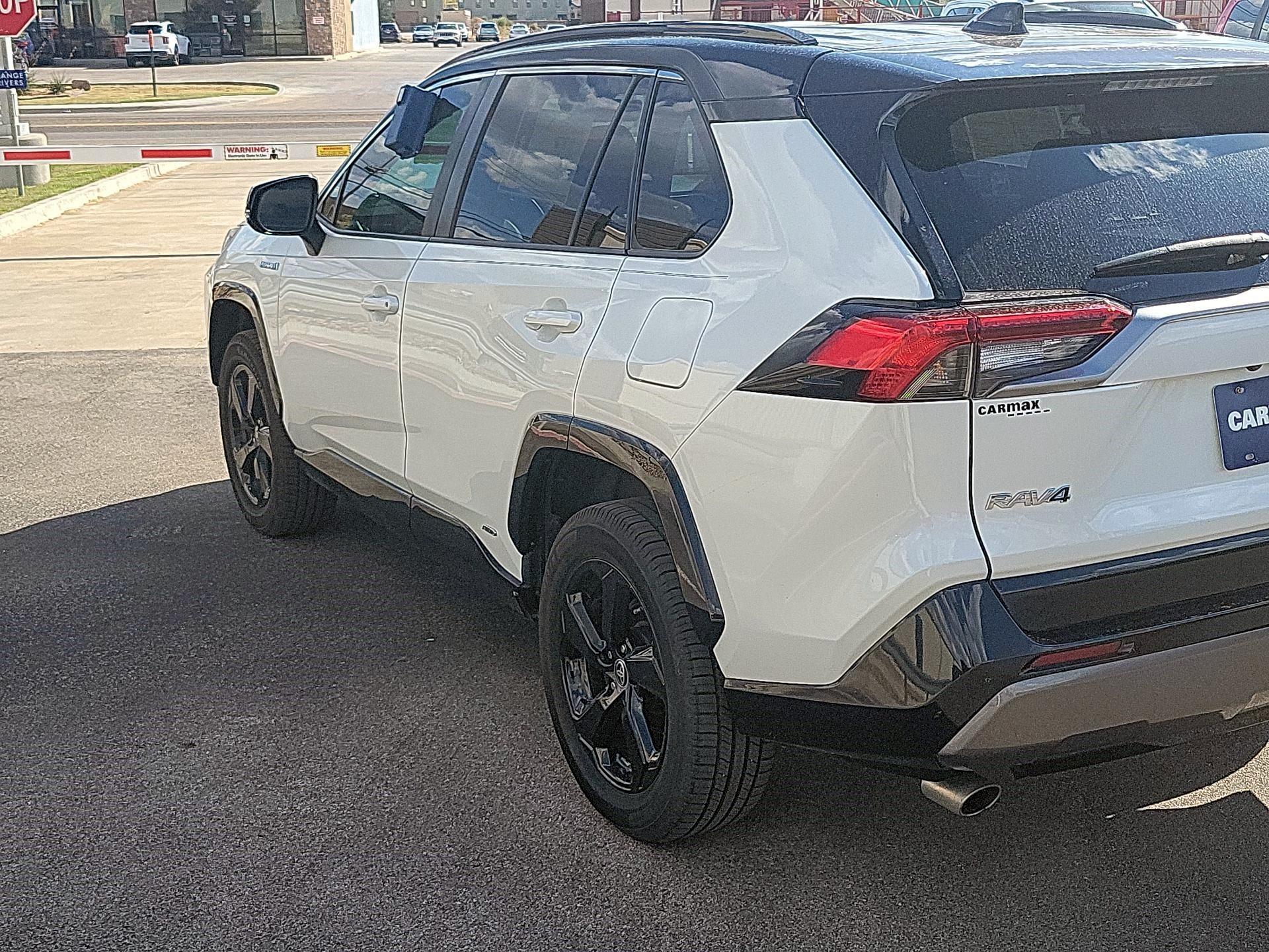 Thumbnail: 2021 Toyota RAV4 - 7