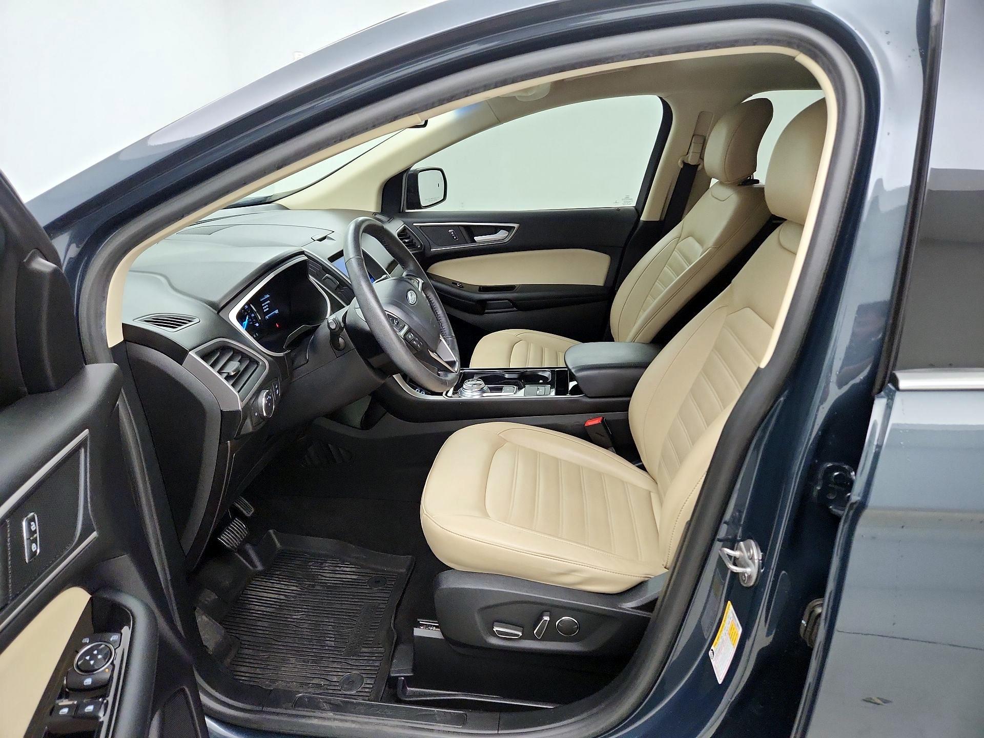 Thumbnail: 2019 Ford Edge - 11