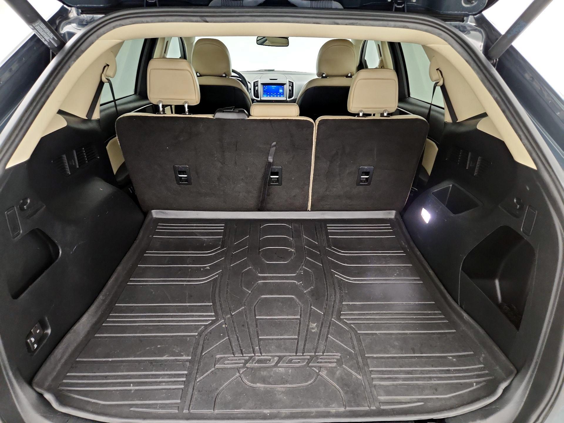 Thumbnail: 2019 Ford Edge - 16