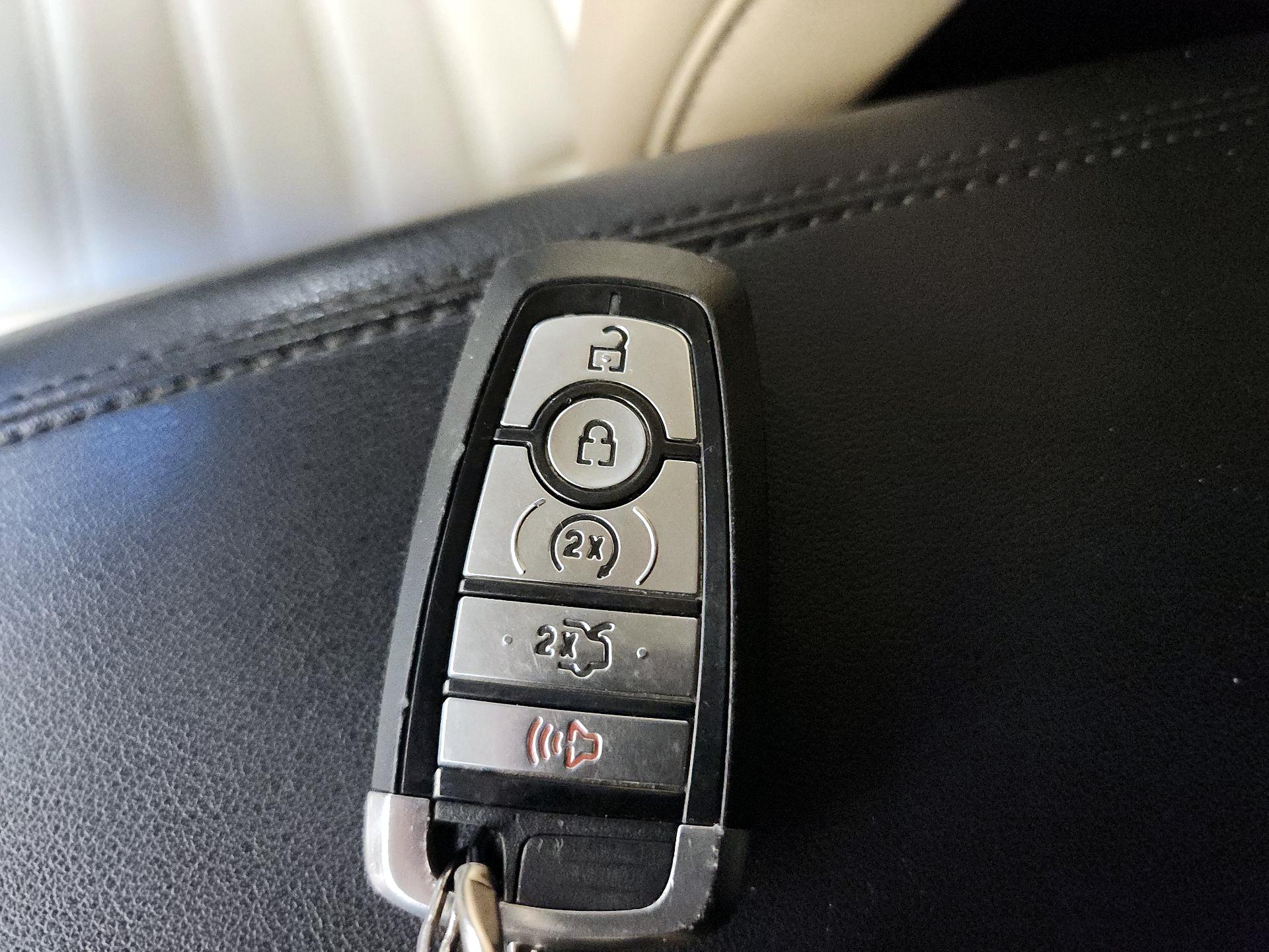 Thumbnail: 2019 Ford Edge - 18