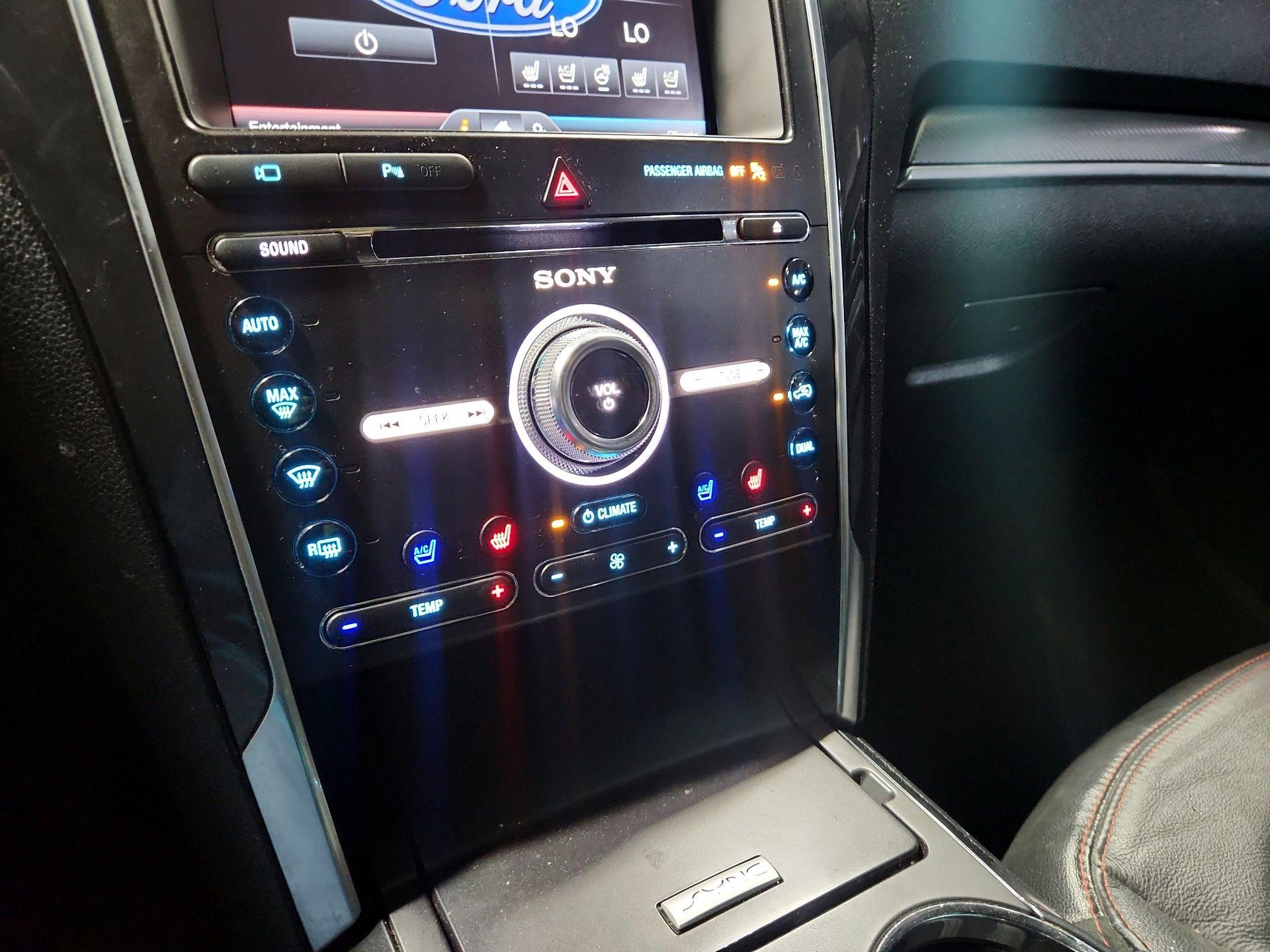 Thumbnail: 2016 Ford Explorer - 14