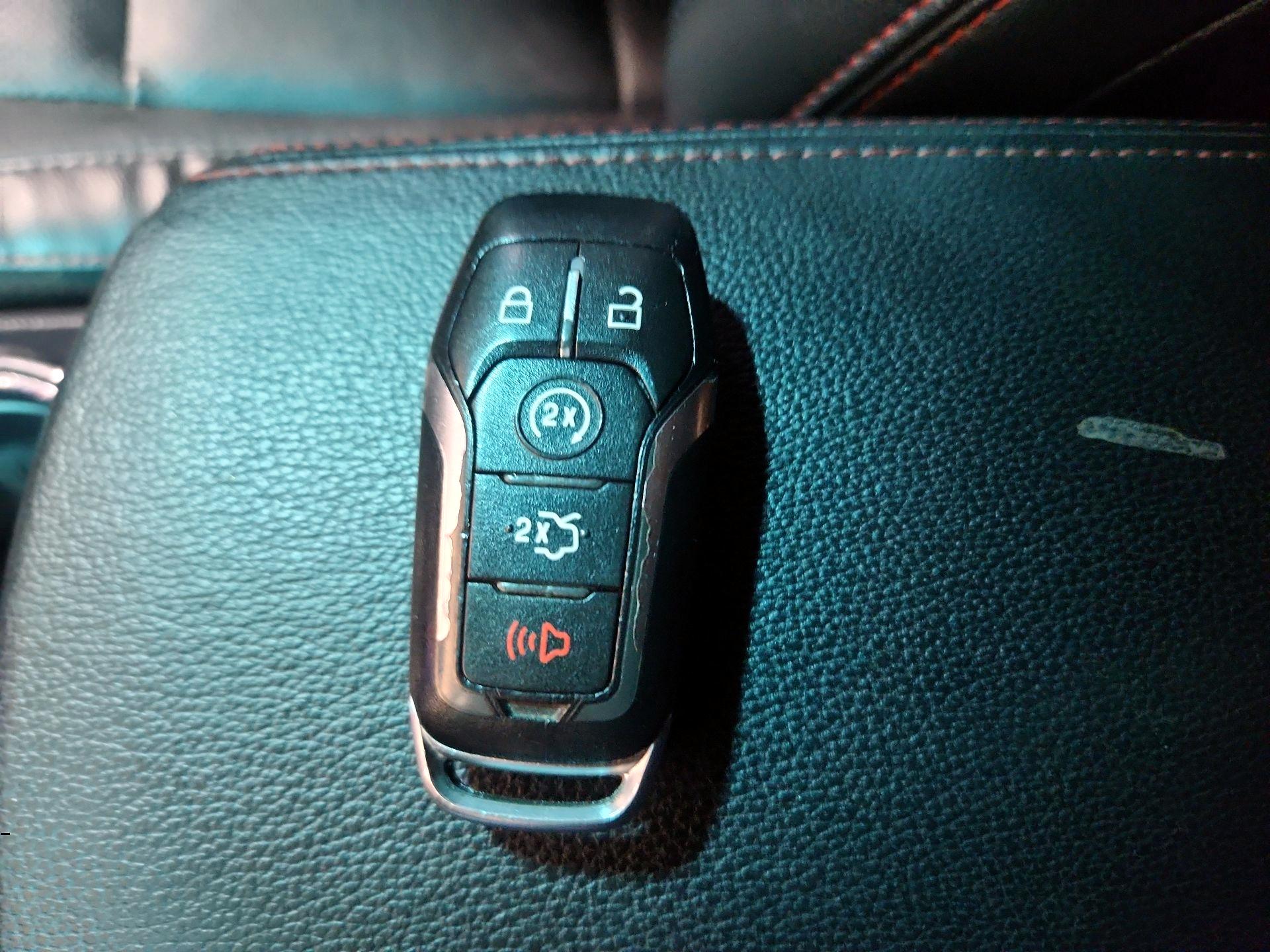 Thumbnail: 2016 Ford Explorer - 18