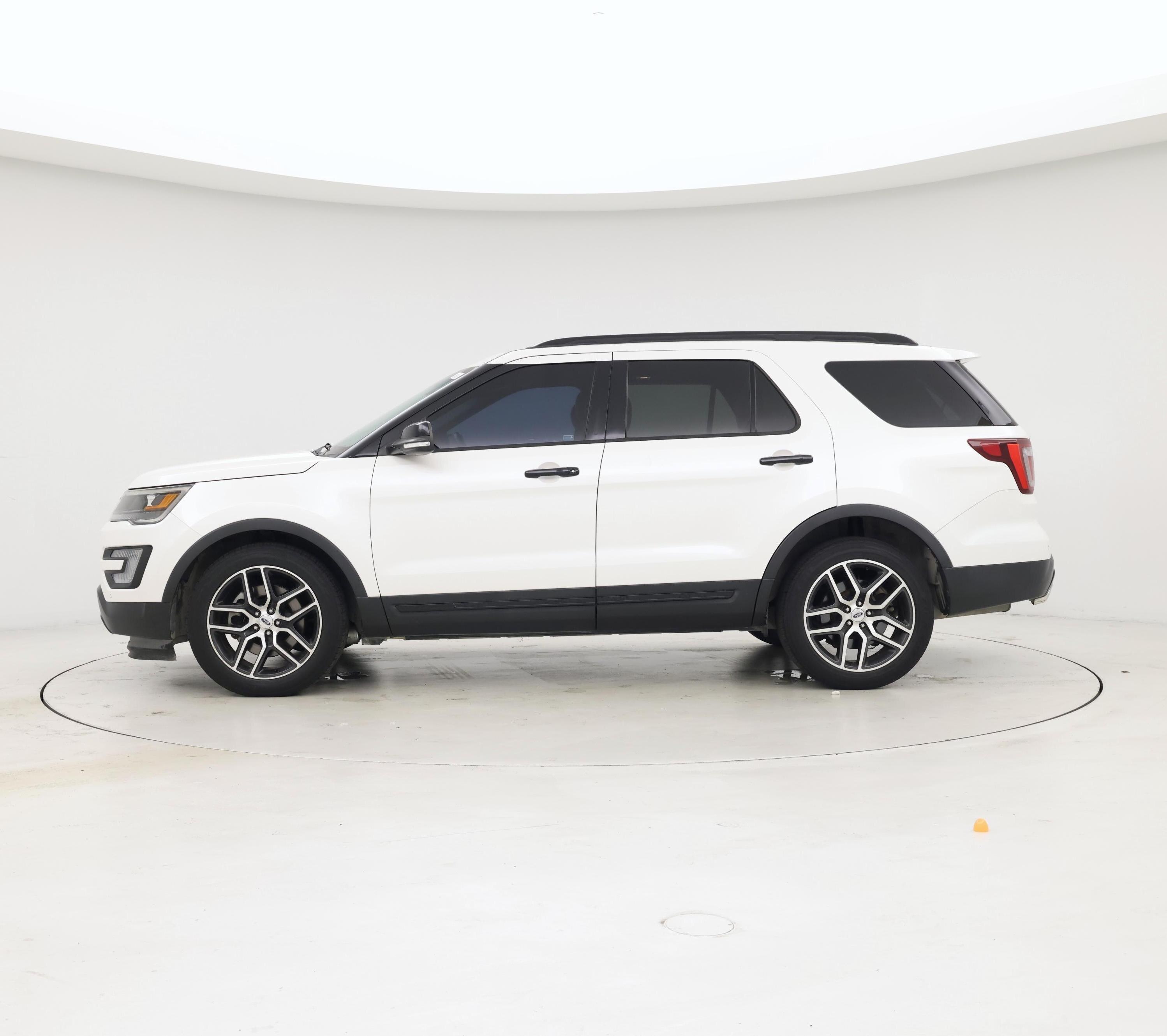 Thumbnail: 2016 Ford Explorer - 3