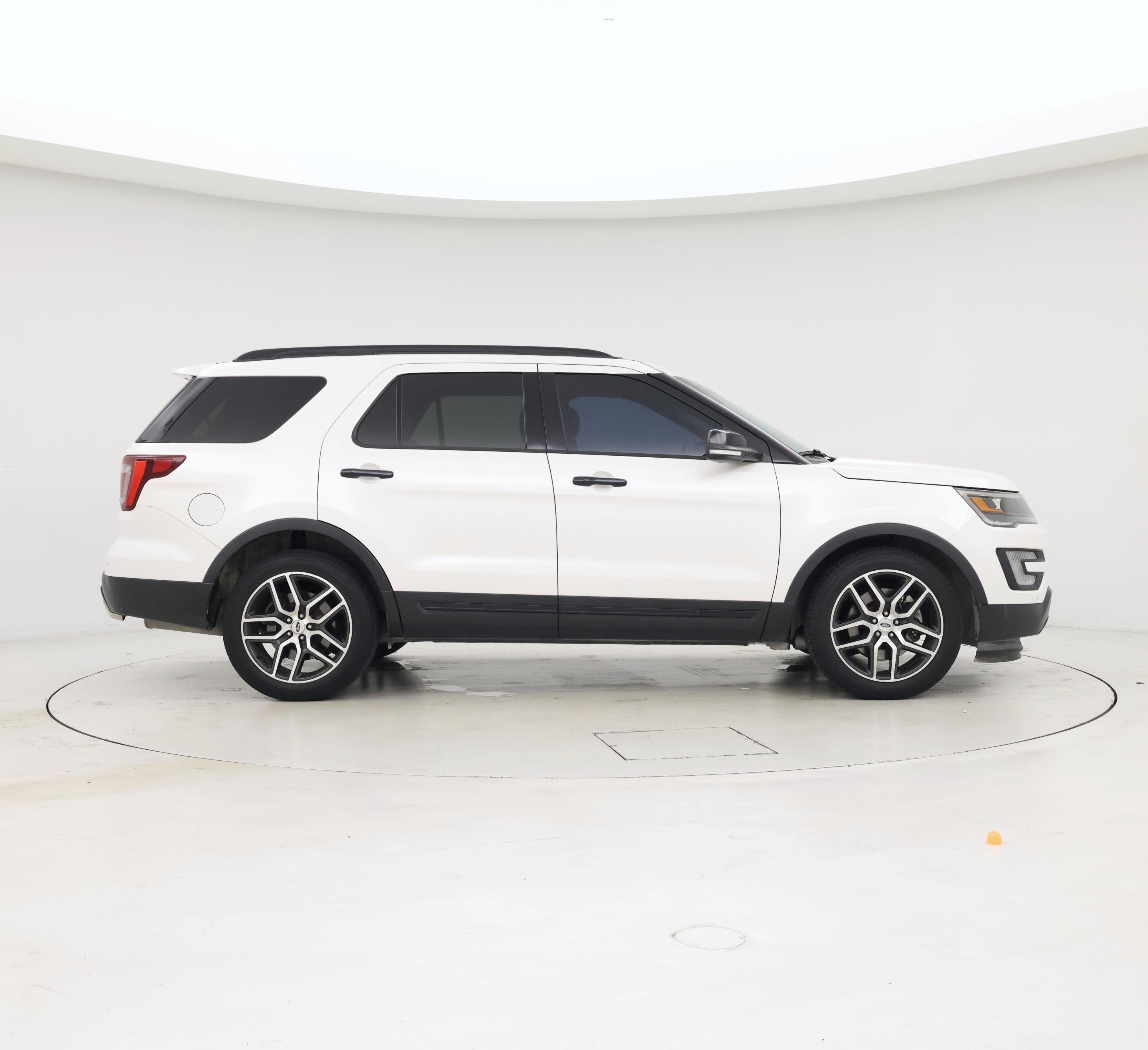 Thumbnail: 2016 Ford Explorer - 7