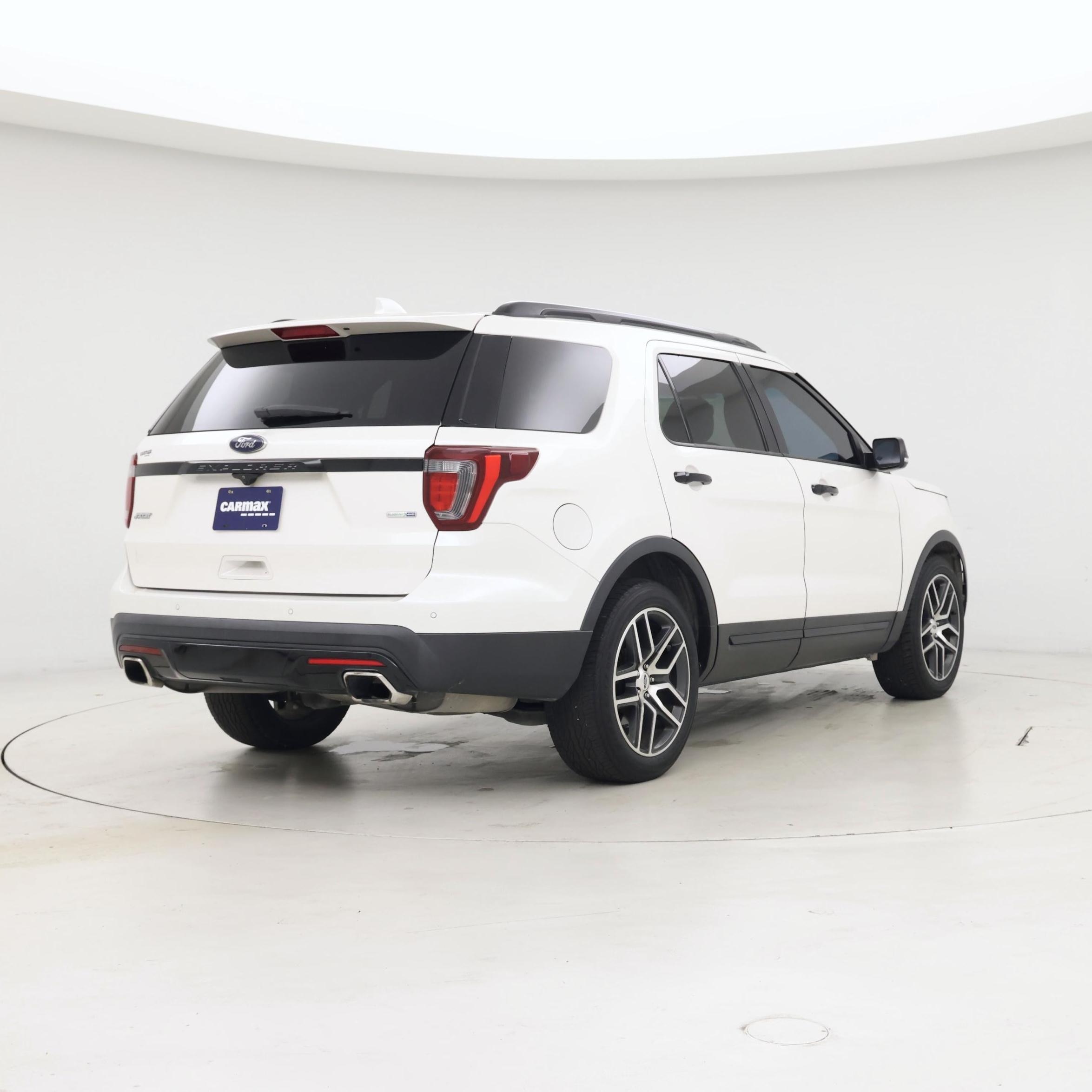 Thumbnail: 2016 Ford Explorer - 8