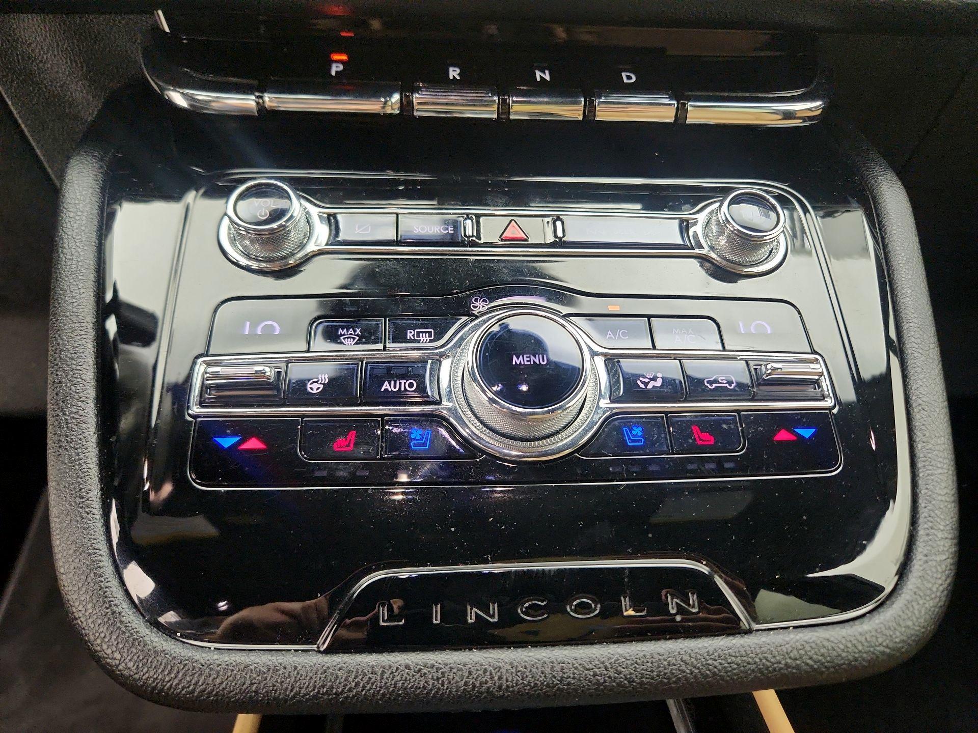 Thumbnail: 2020 Lincoln Corsair - 17