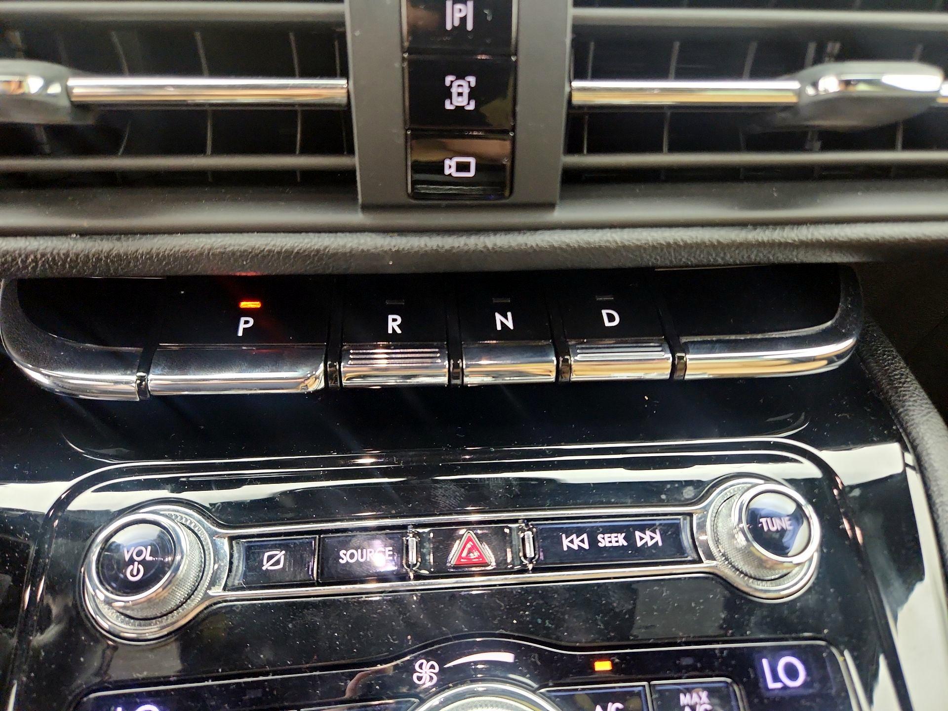 Thumbnail: 2020 Lincoln Corsair - 18