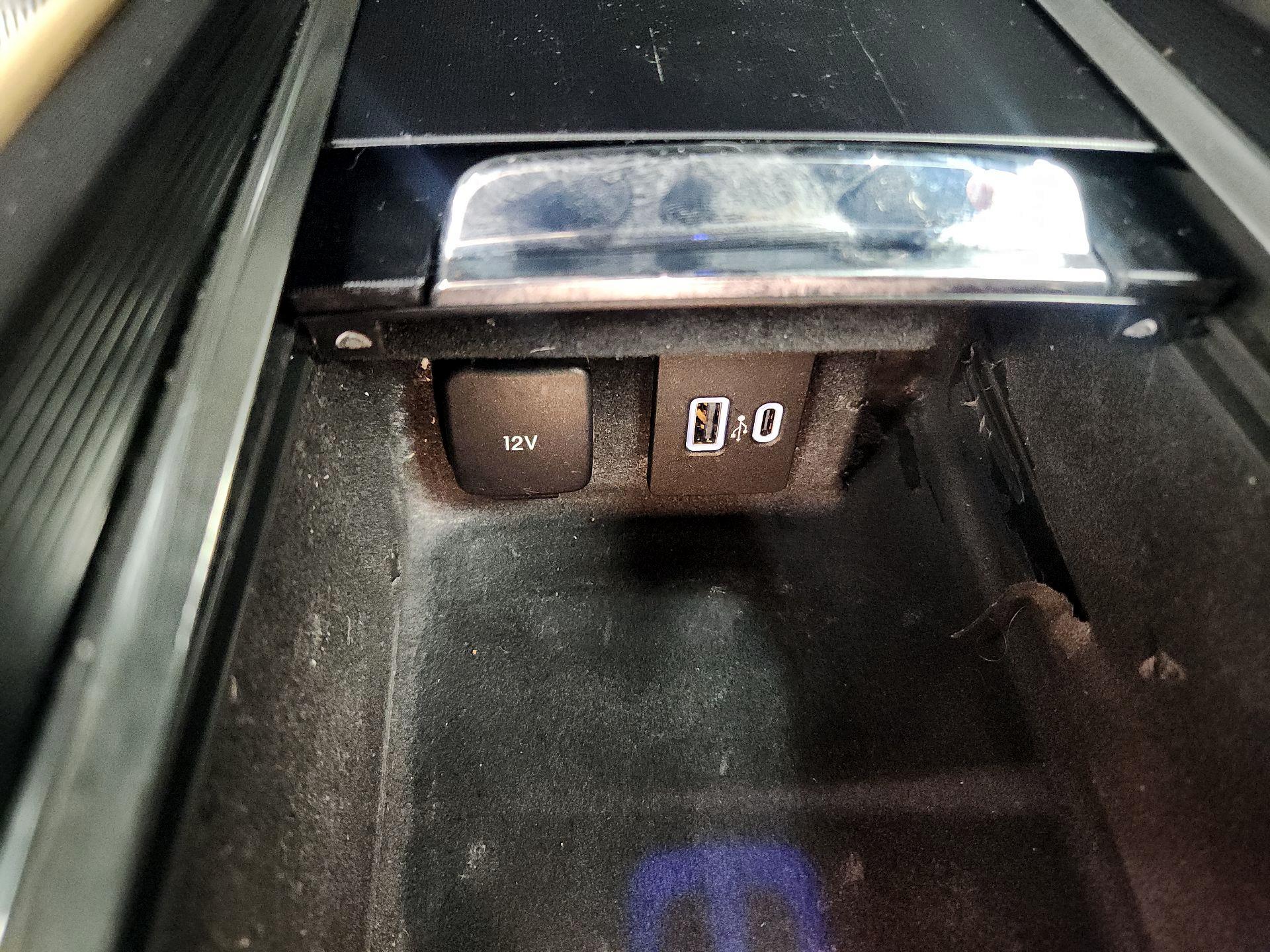 Thumbnail: 2020 Lincoln Corsair - 19