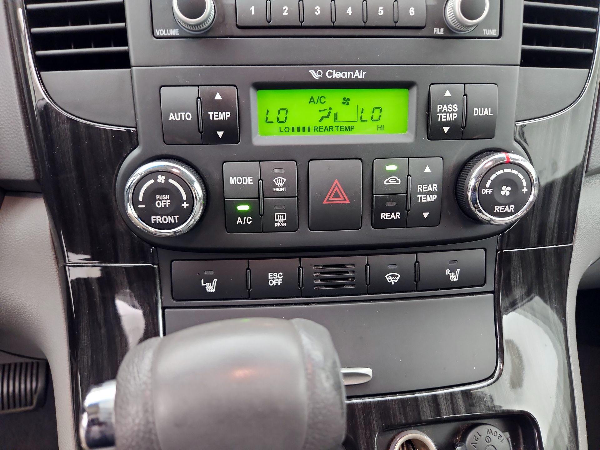 Thumbnail: 2014 Kia Sedona - 16