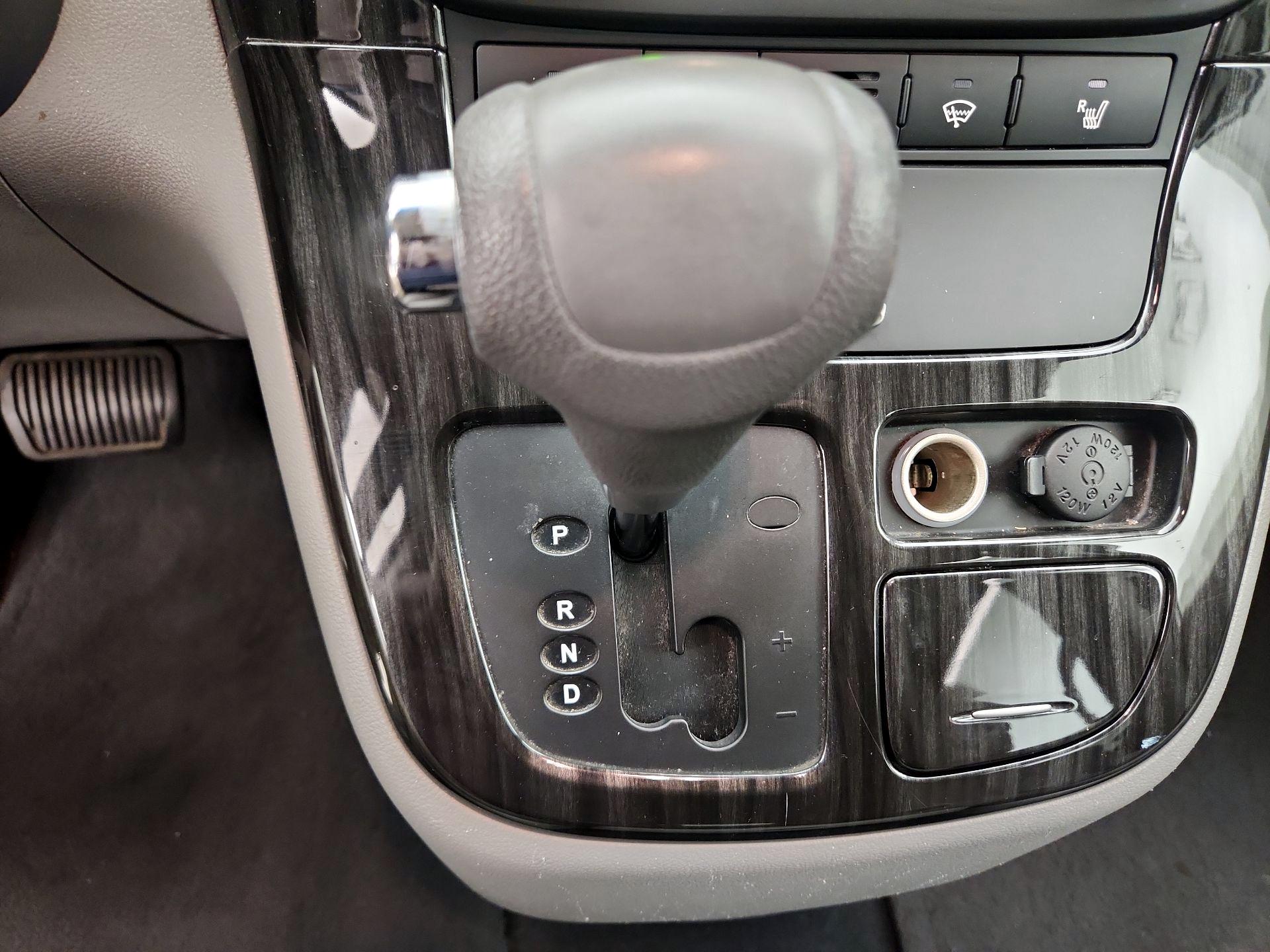 Thumbnail: 2014 Kia Sedona - 17