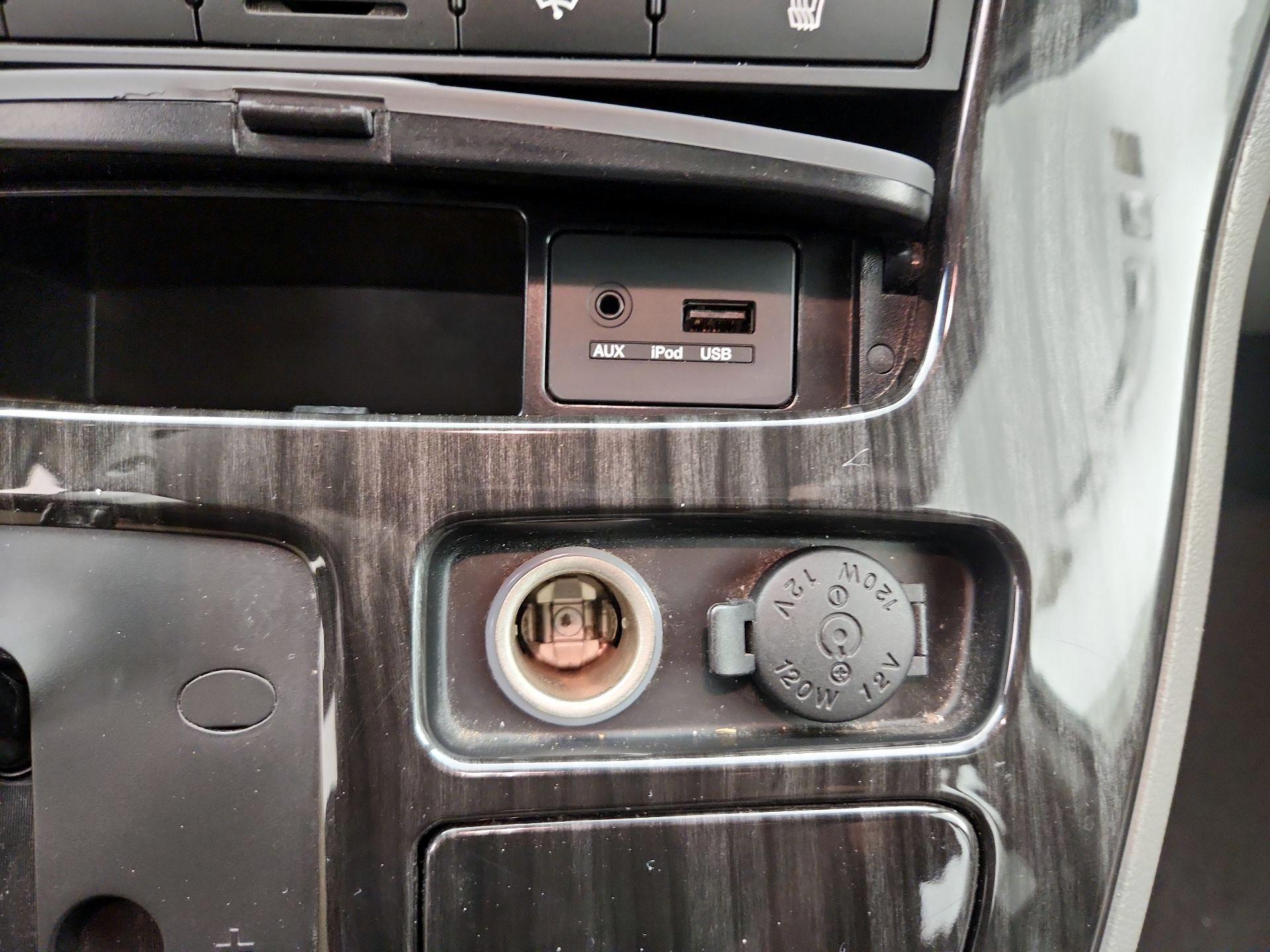 Thumbnail: 2014 Kia Sedona - 18