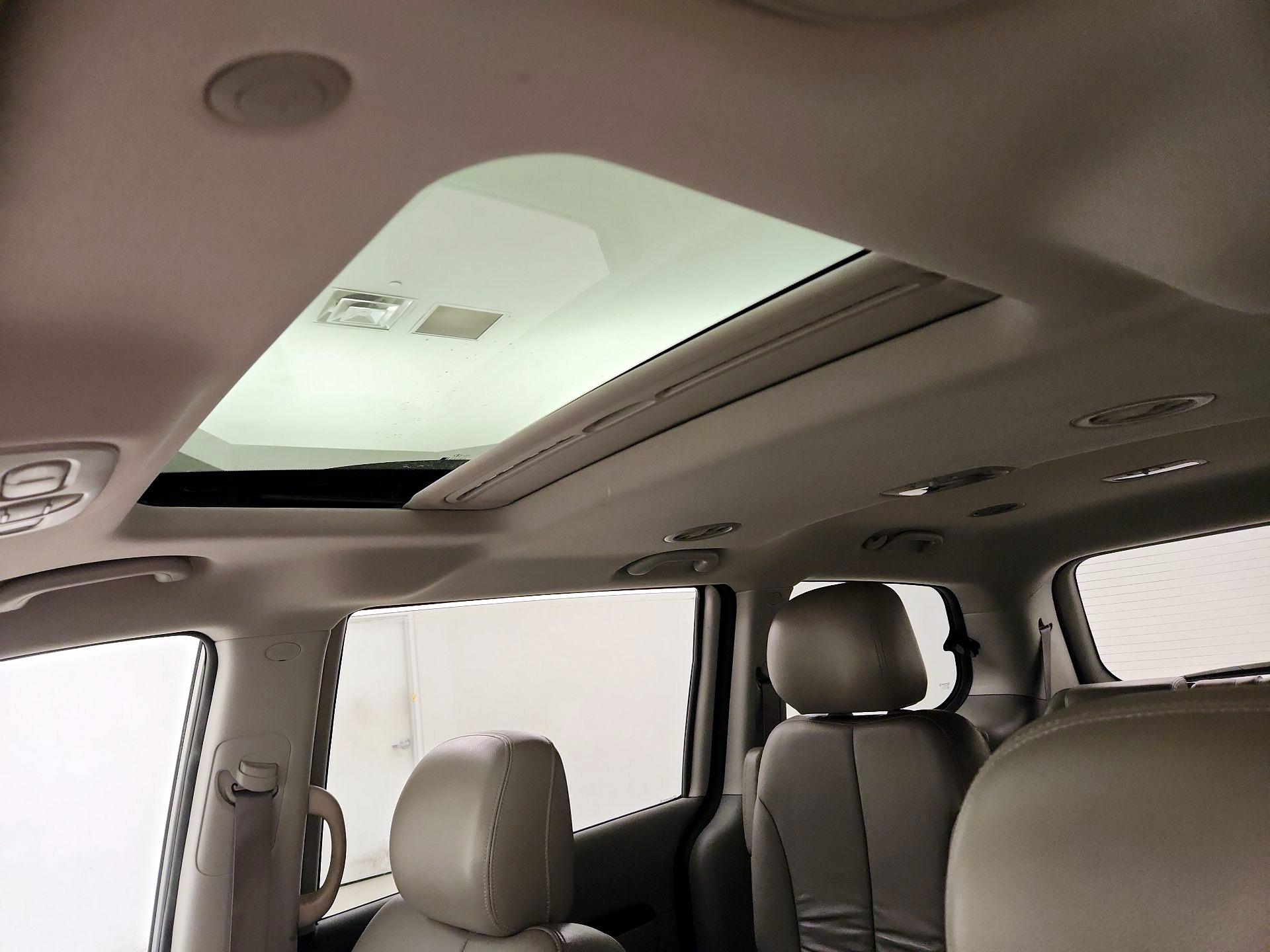 Thumbnail: 2014 Kia Sedona - 19