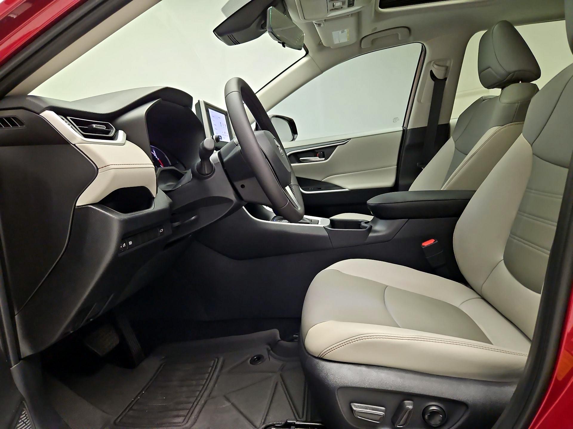 Thumbnail: 2024 Toyota RAV4 - 11