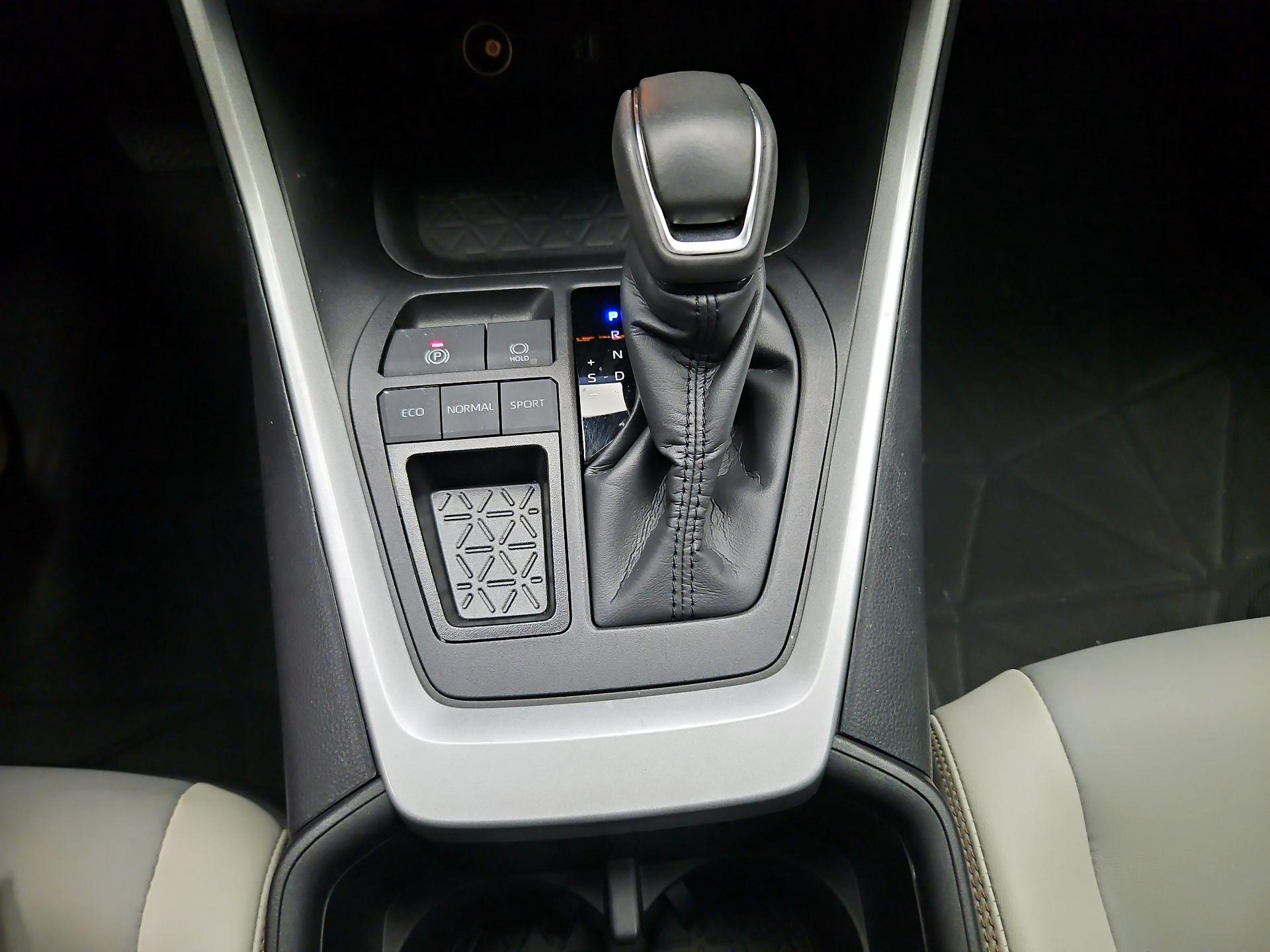 Thumbnail: 2024 Toyota RAV4 - 17