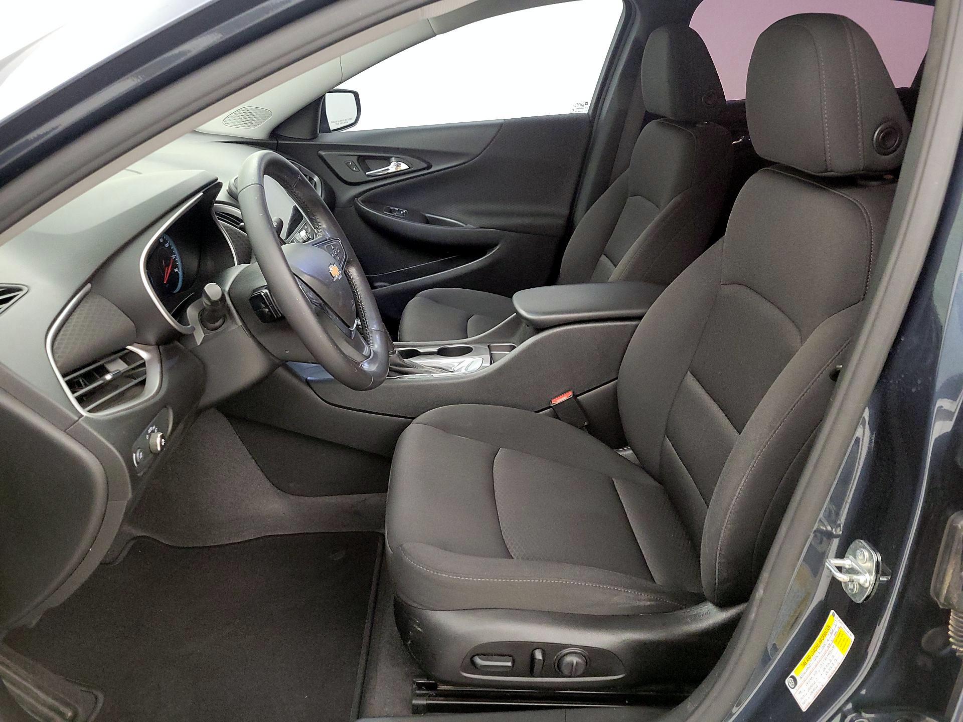 Thumbnail: 2020 Chevrolet Malibu - 11