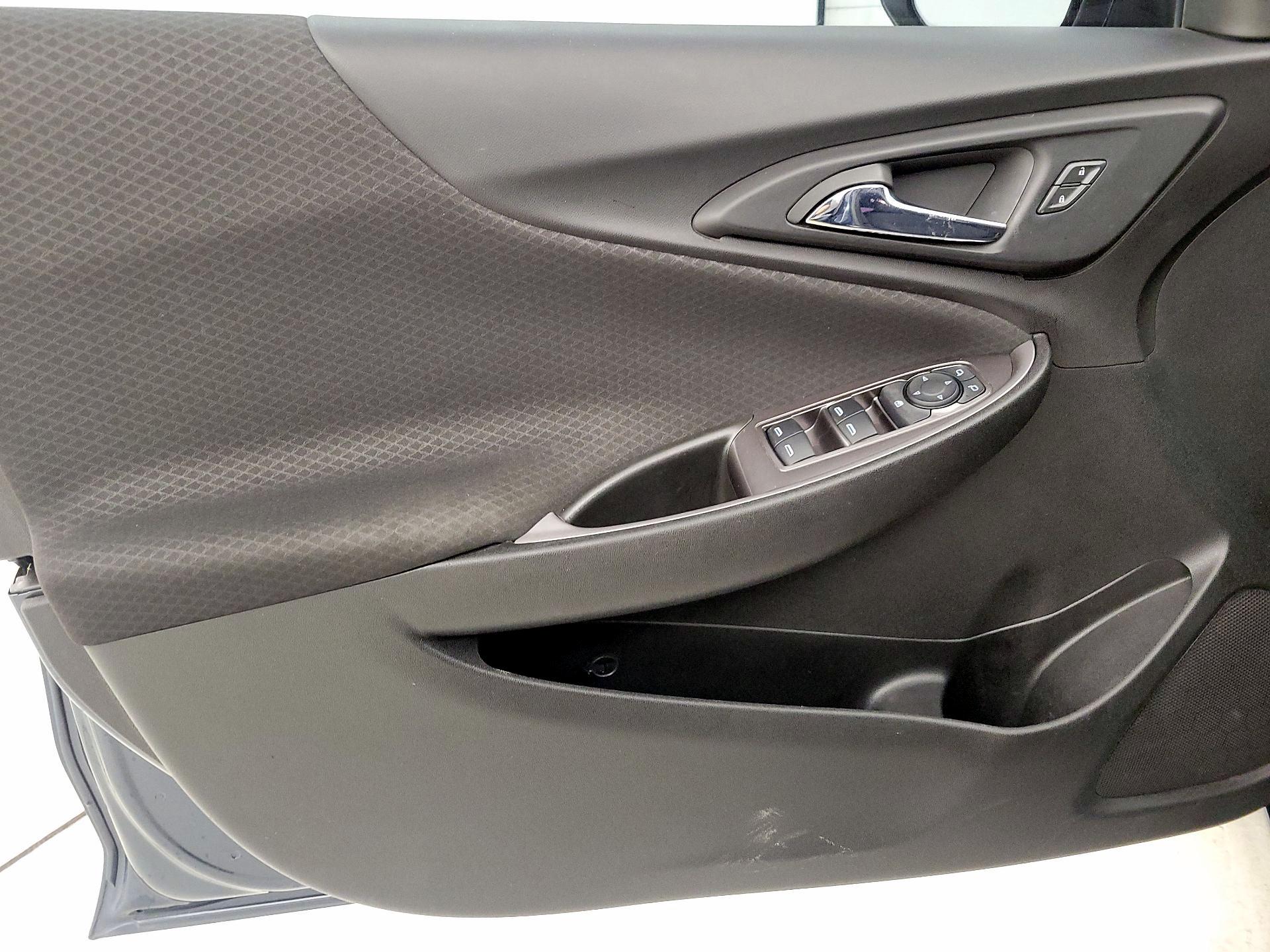 Thumbnail: 2020 Chevrolet Malibu - 12