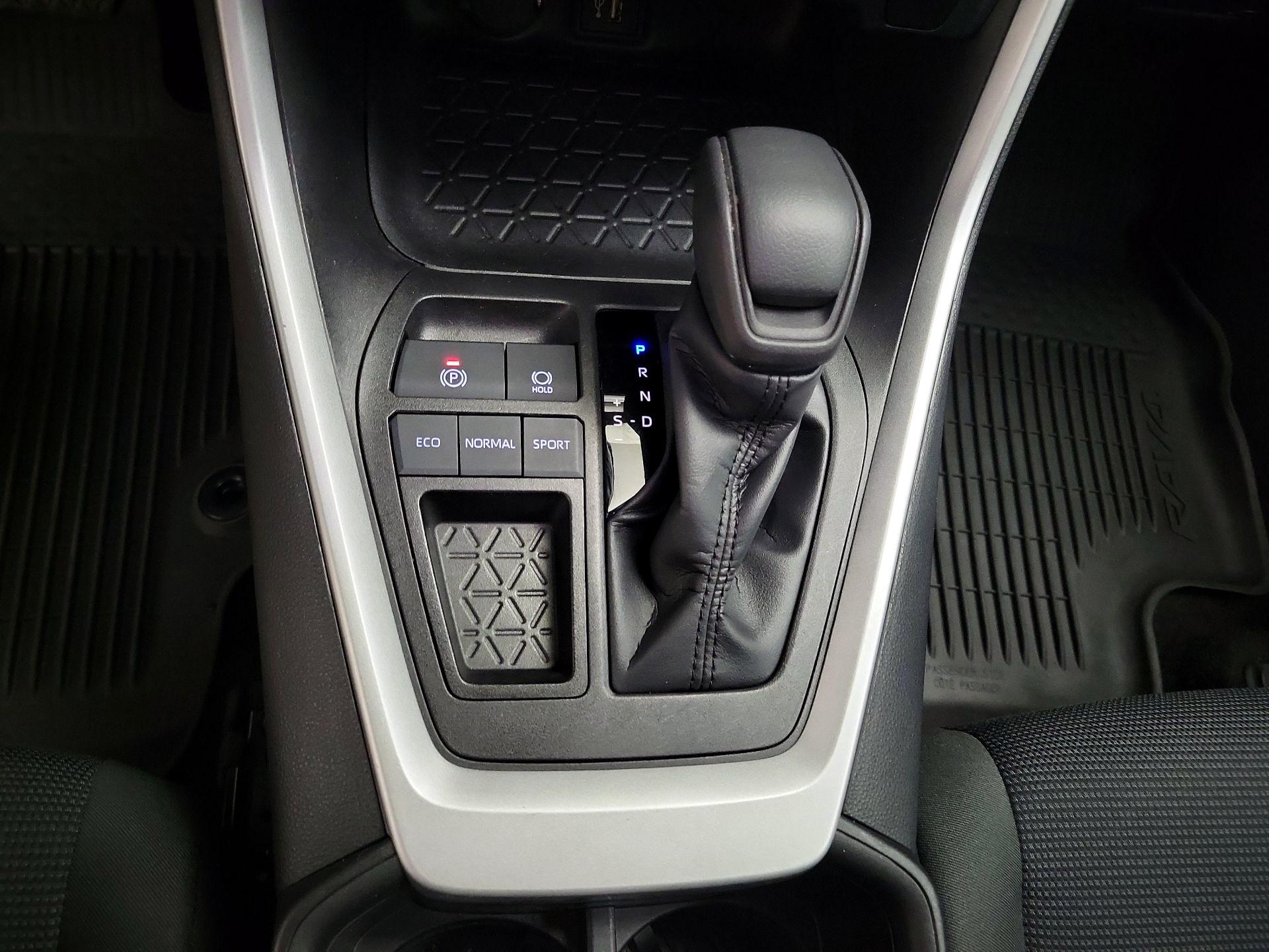 Thumbnail: 2023 Toyota RAV4 - 18