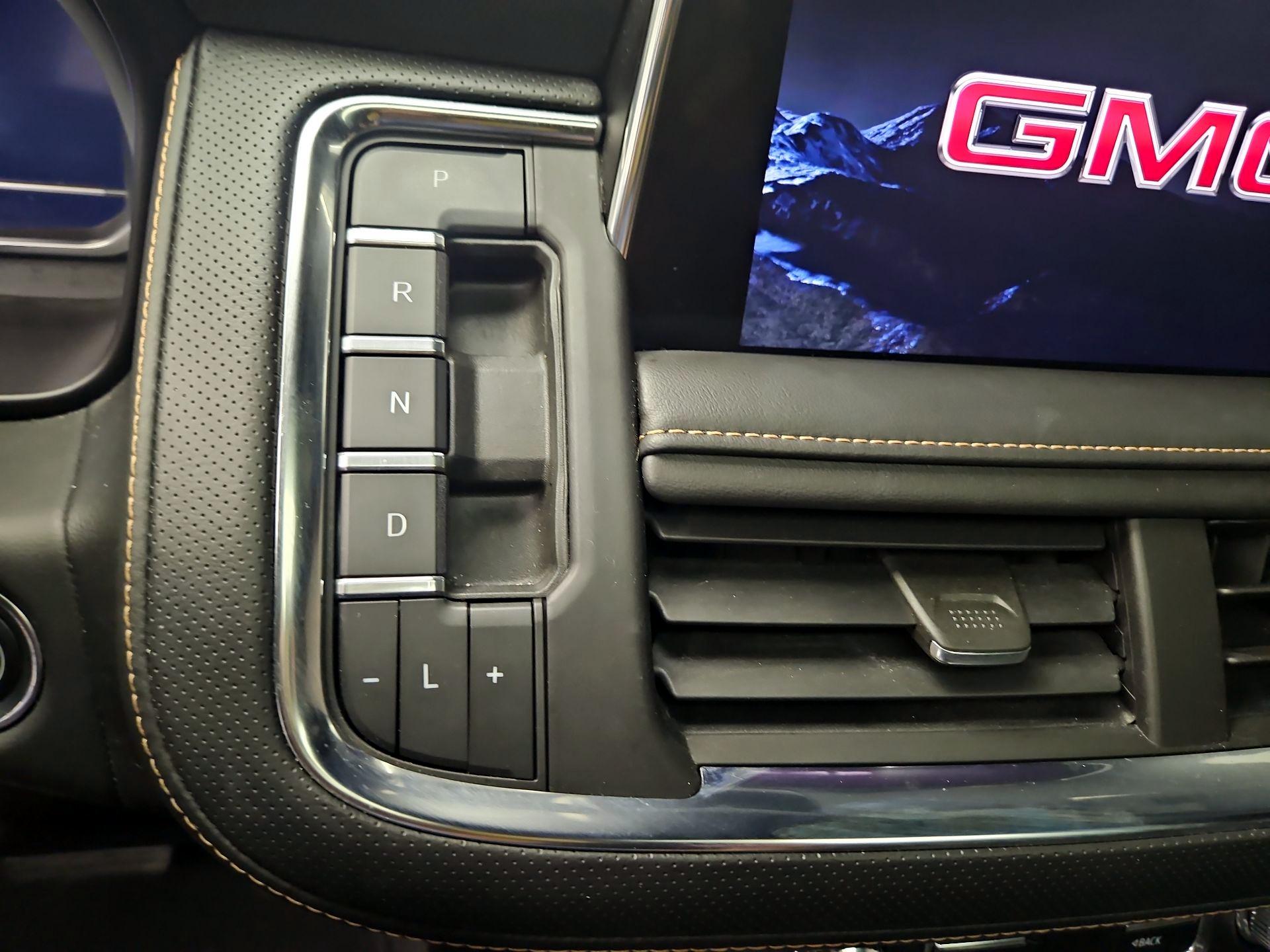 Thumbnail: 2023 GMC Yukon - 17