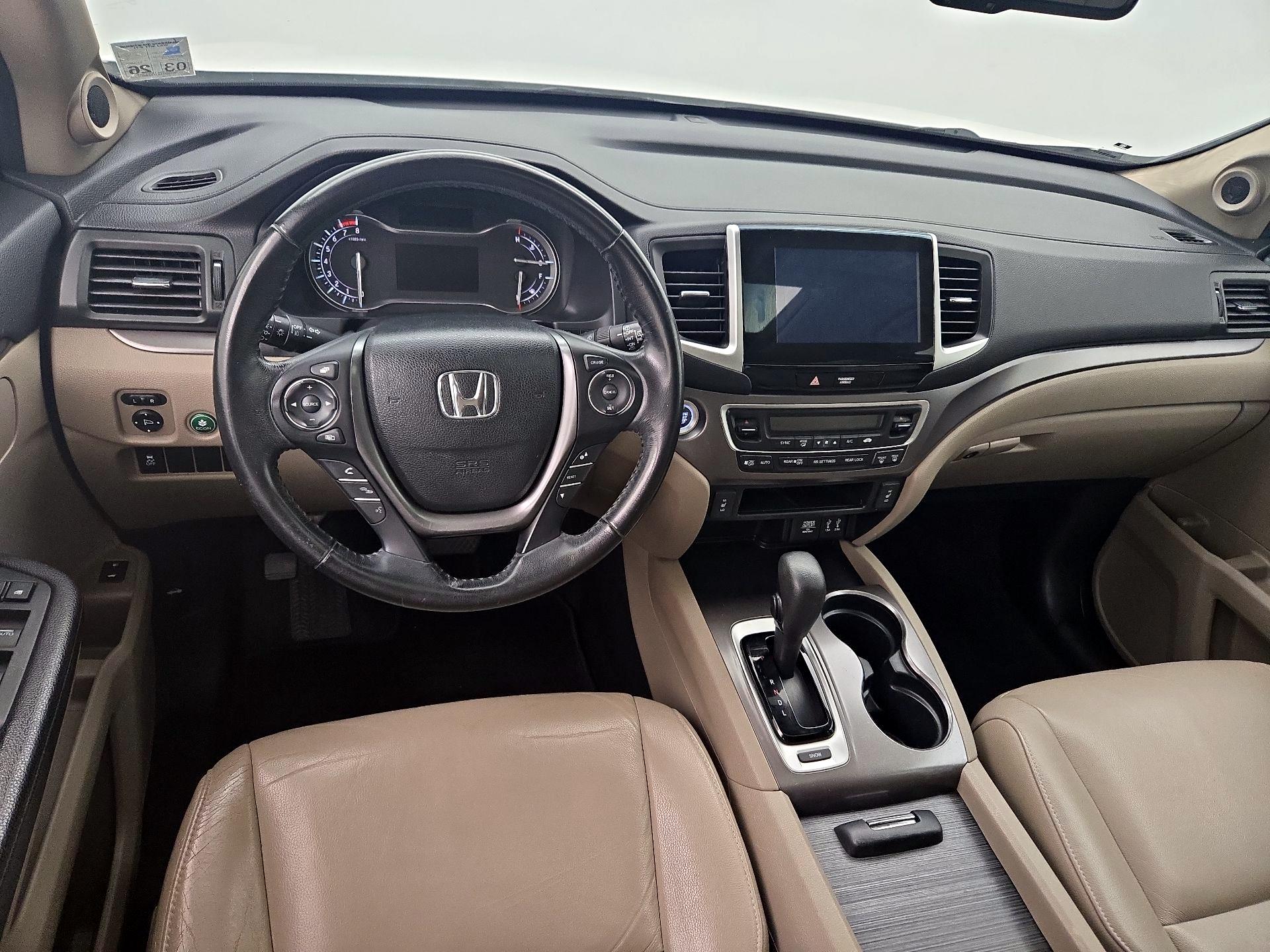 Thumbnail: 2016 Honda Pilot - 9