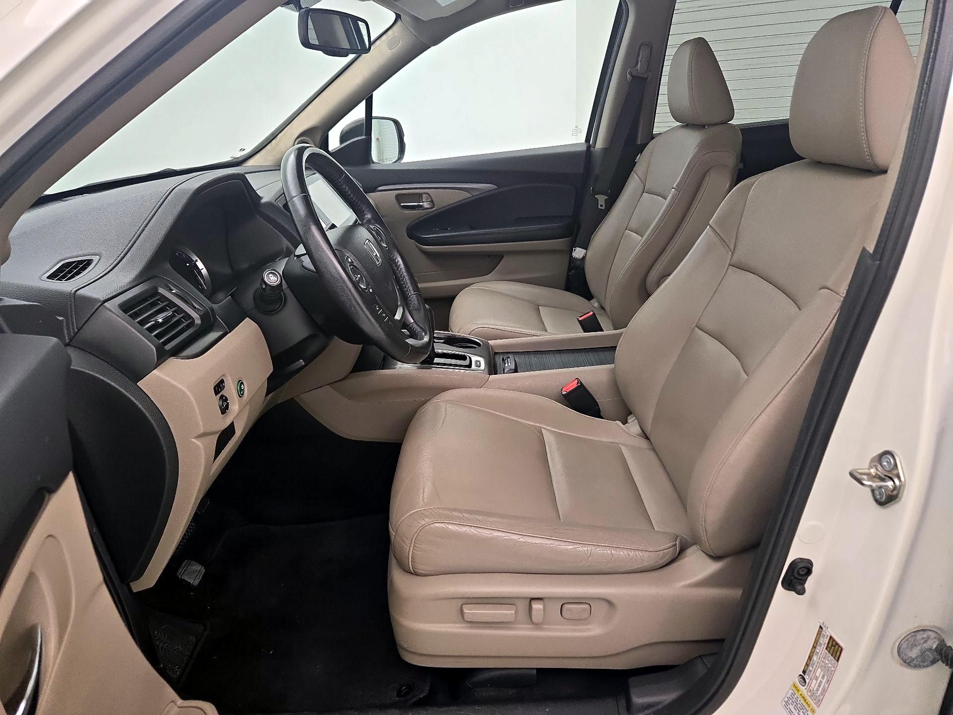 Thumbnail: 2016 Honda Pilot - 11