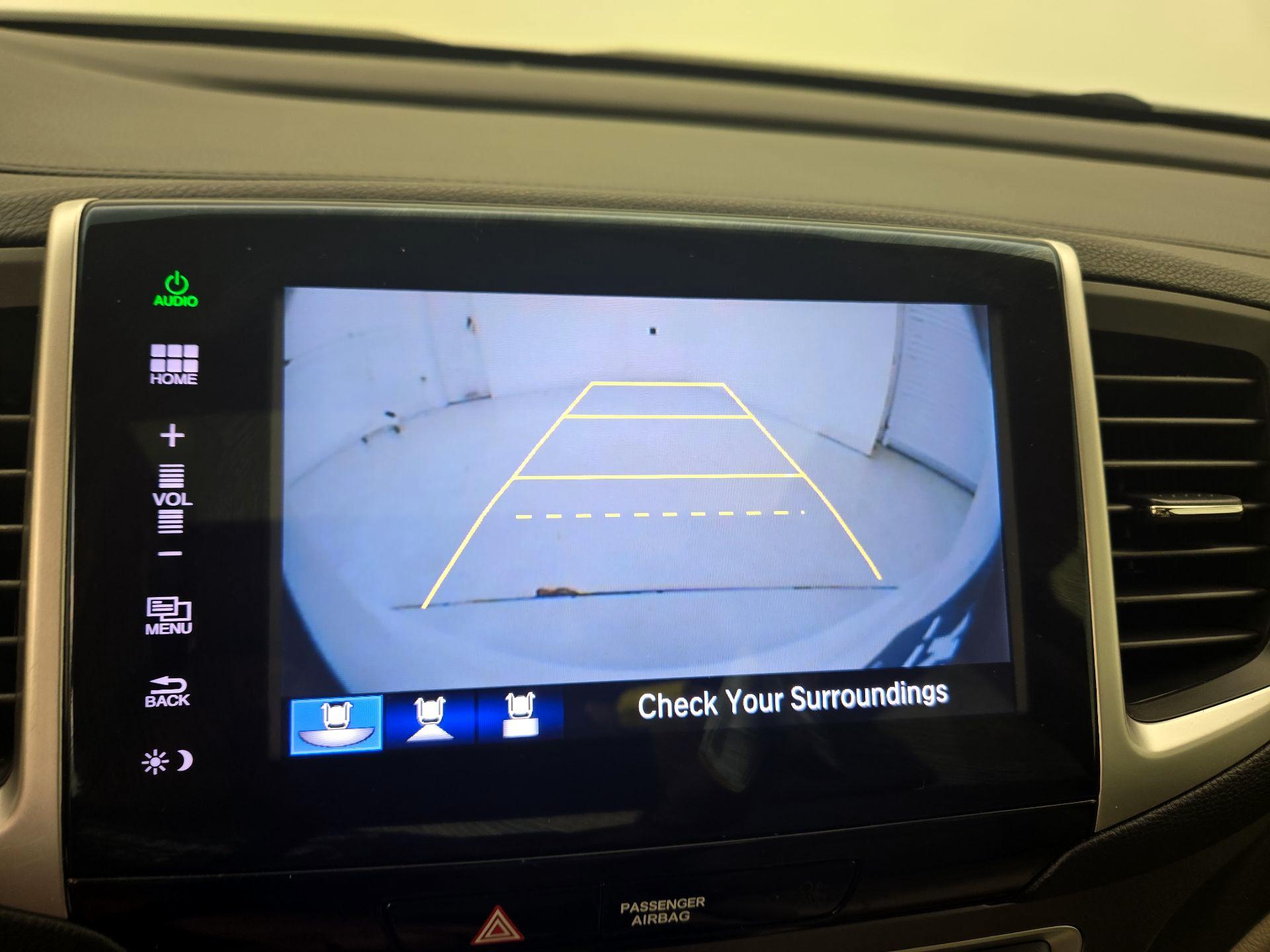 Thumbnail: 2016 Honda Pilot - 14