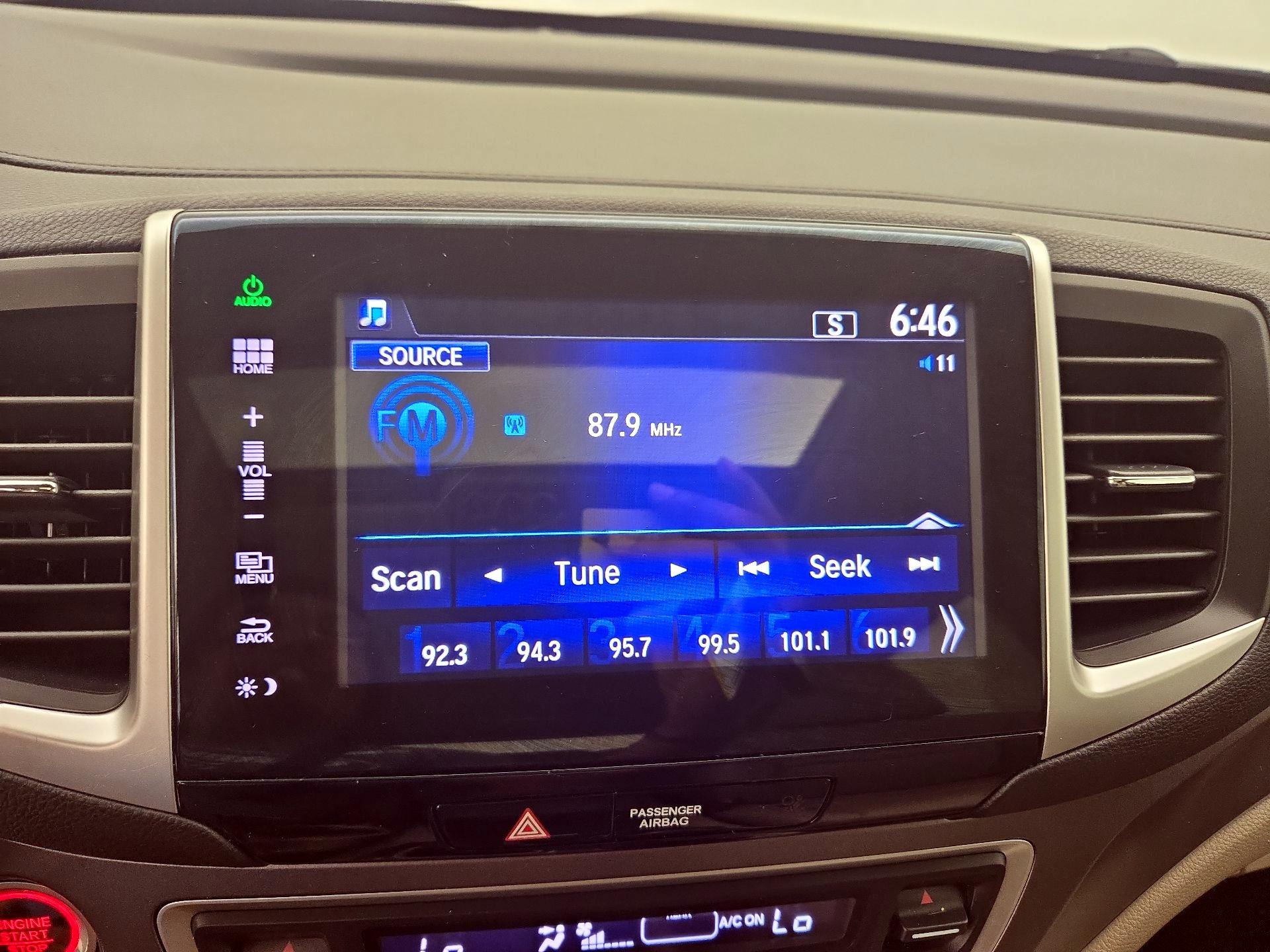 Thumbnail: 2016 Honda Pilot - 15