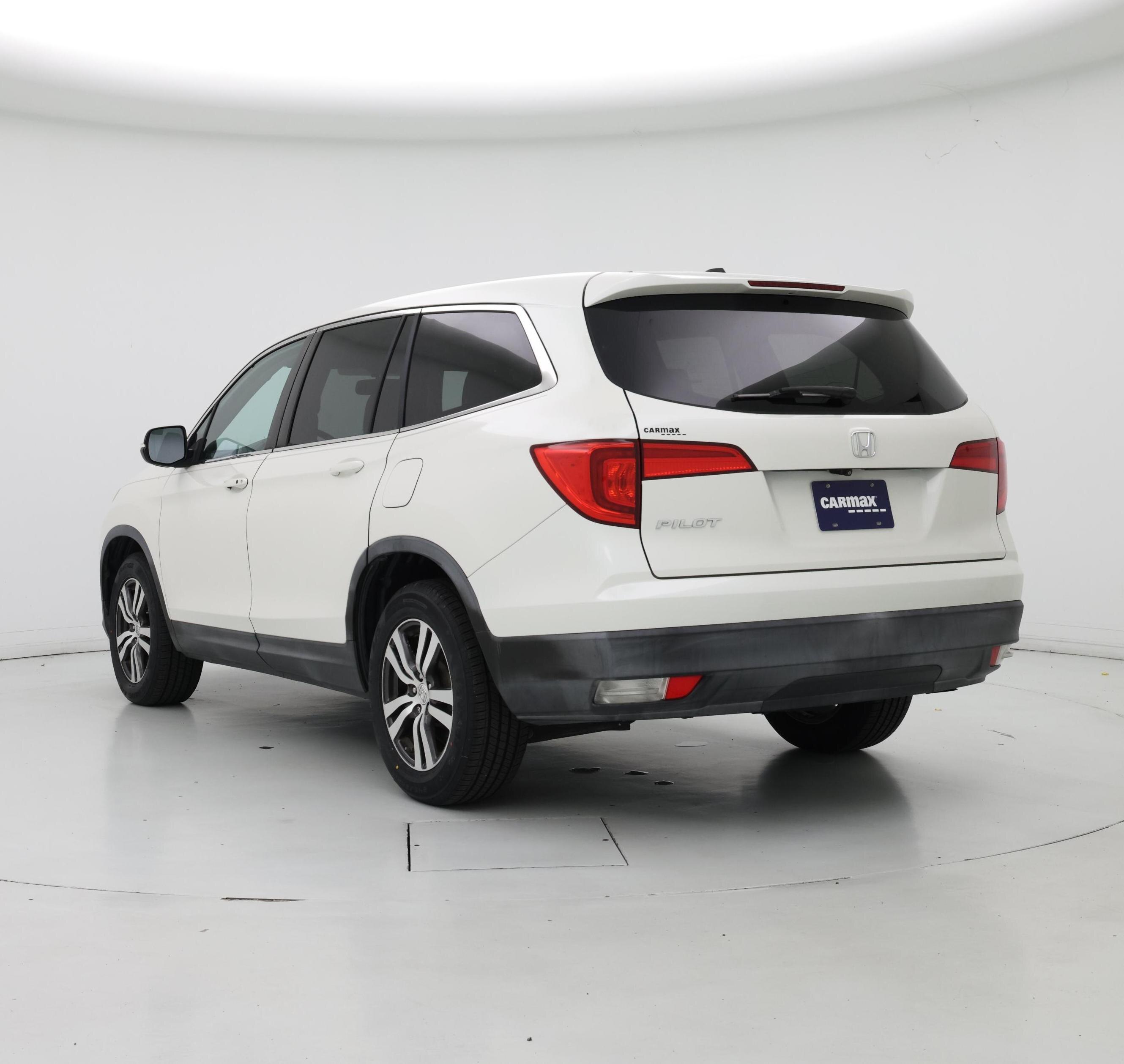 Thumbnail: 2016 Honda Pilot - 2