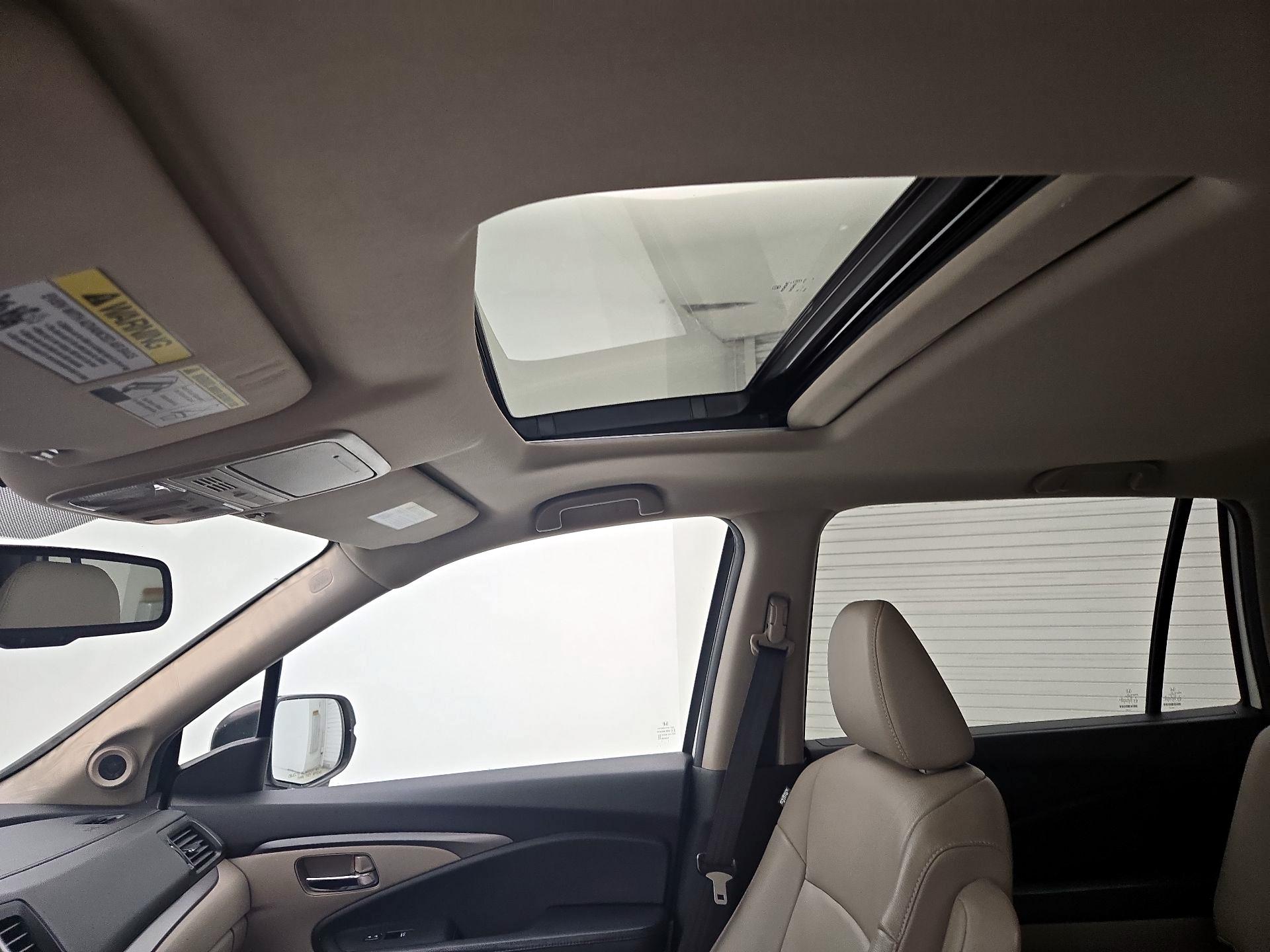 Thumbnail: 2016 Honda Pilot - 19