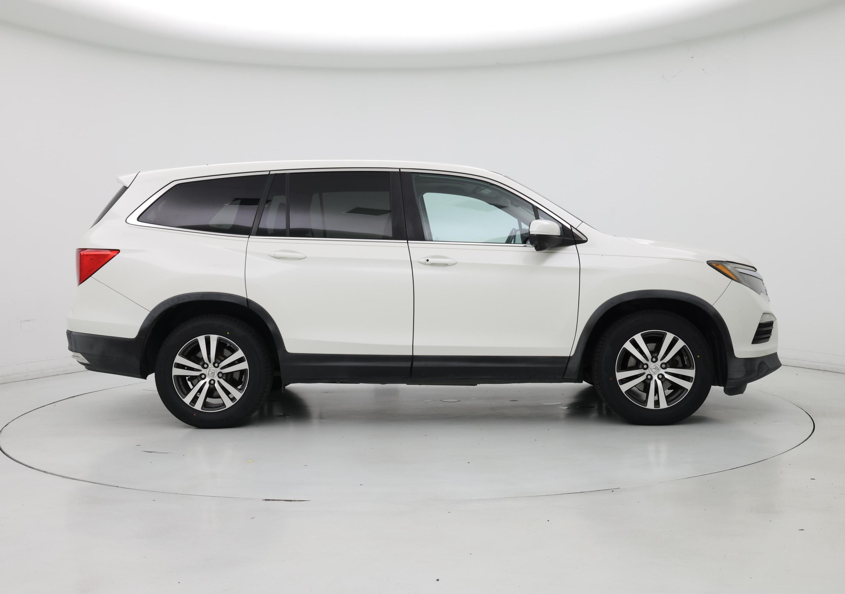 Thumbnail: 2016 Honda Pilot - 7