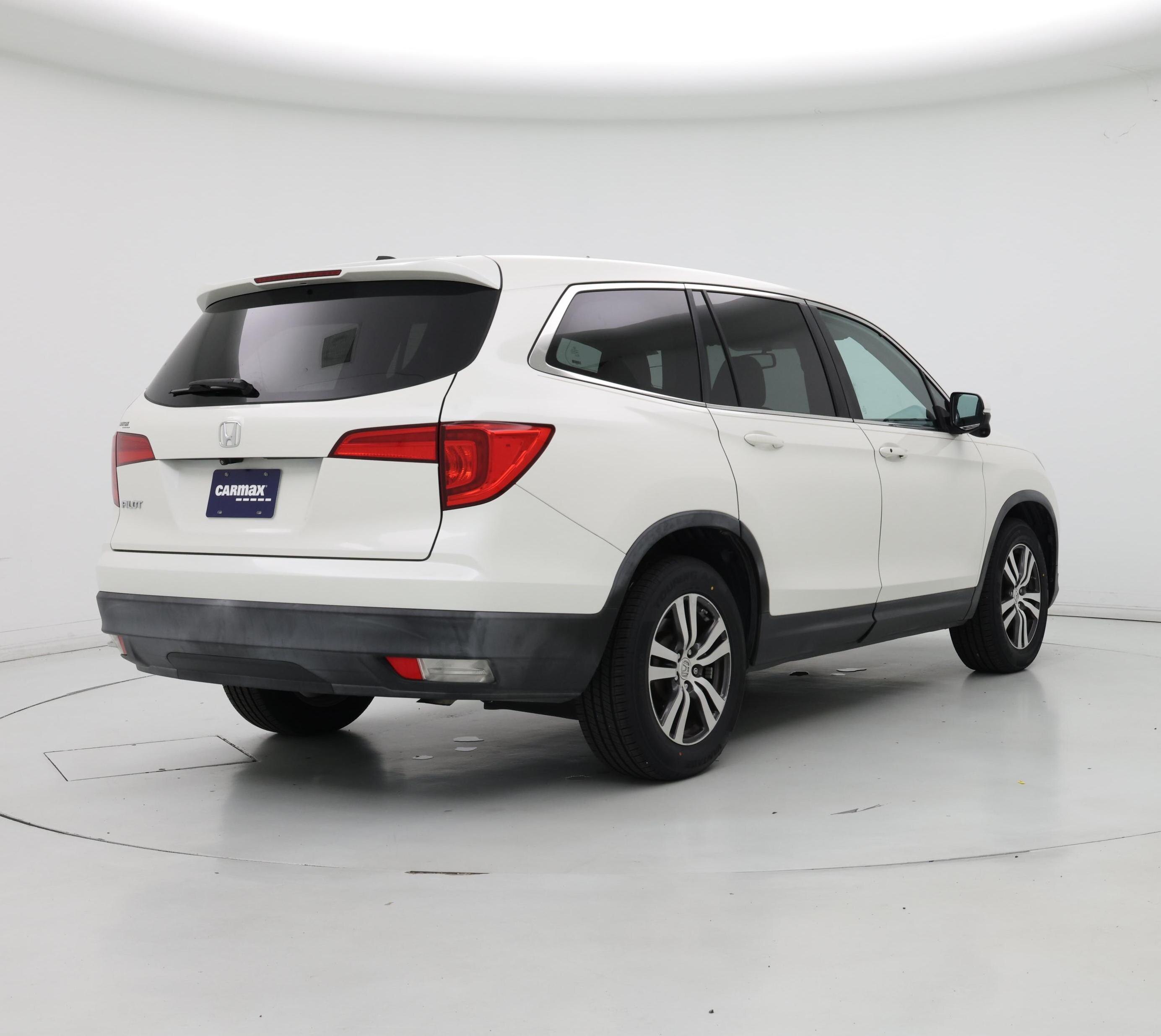 Thumbnail: 2016 Honda Pilot - 8