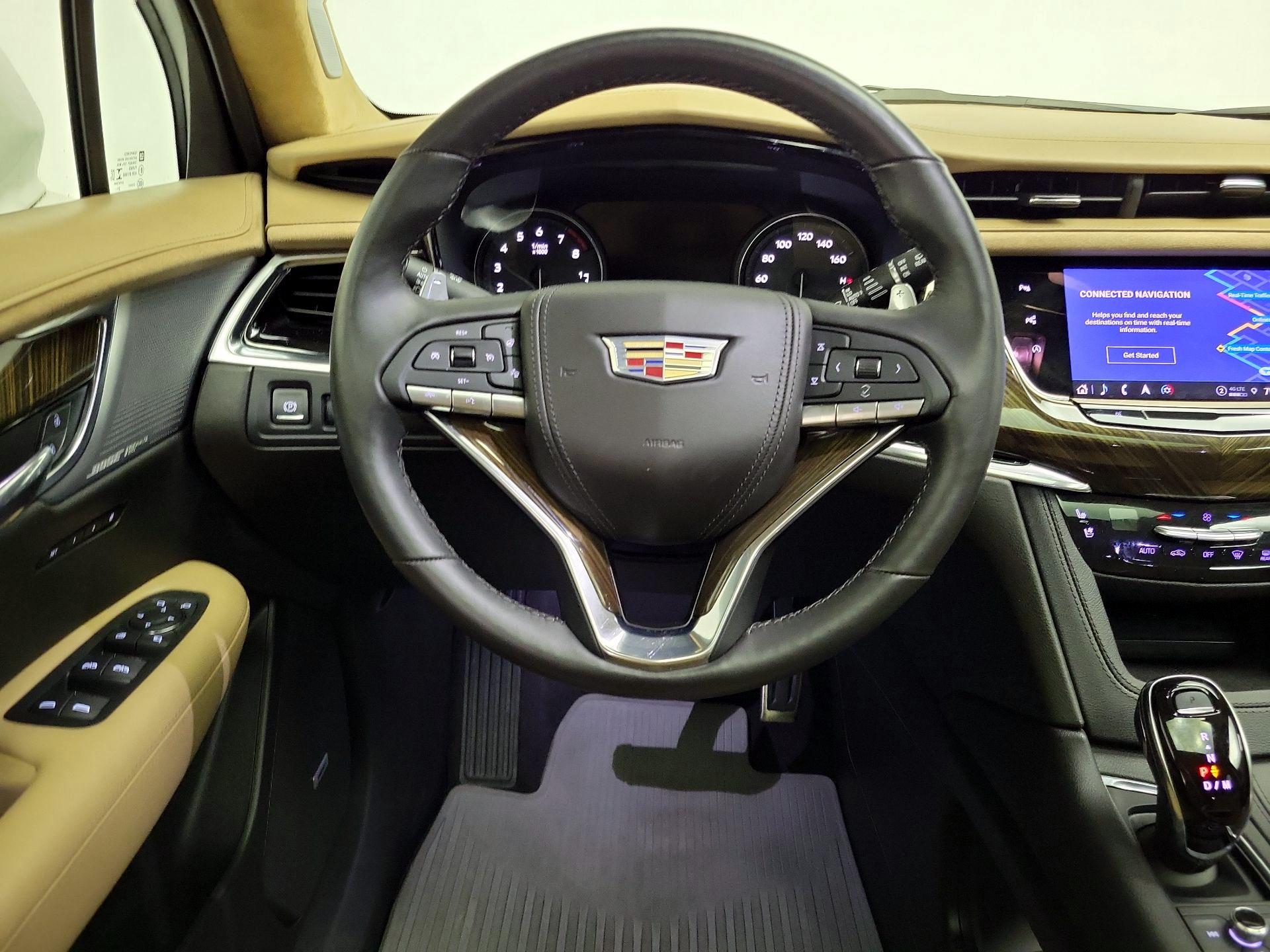 Thumbnail: 2022 Cadillac XT6 - 10
