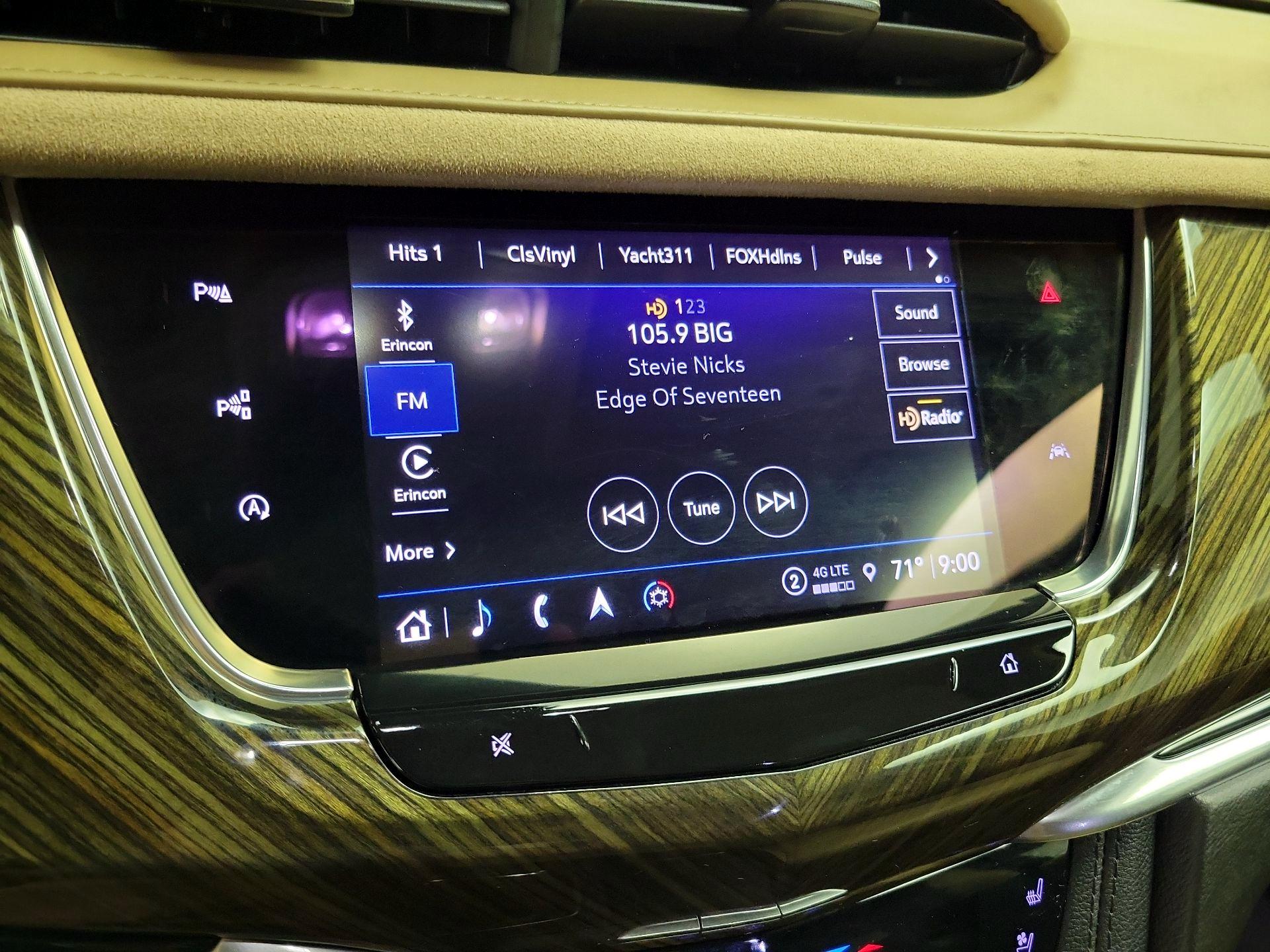 Thumbnail: 2022 Cadillac XT6 - 16