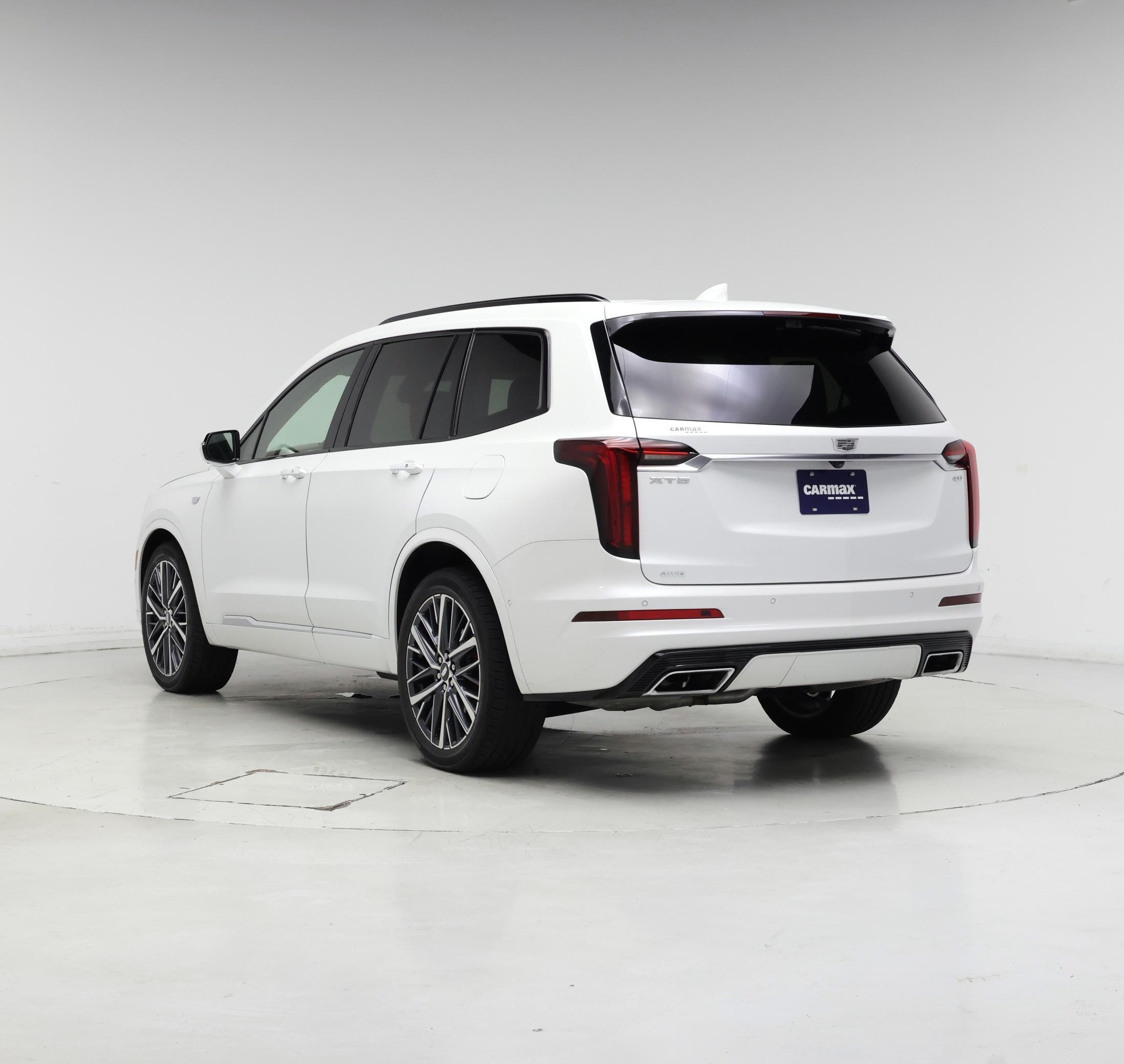 Thumbnail: 2022 Cadillac XT6 - 2