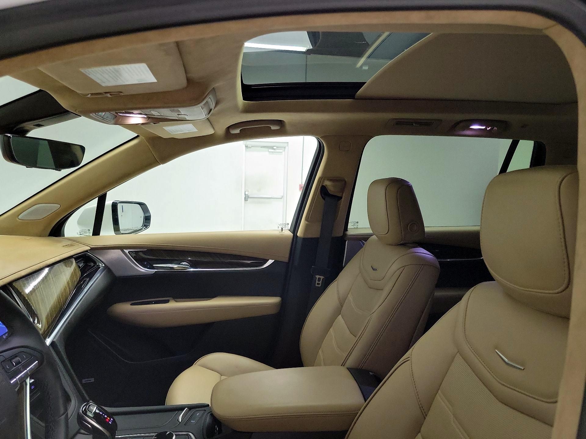 Thumbnail: 2022 Cadillac XT6 - 20